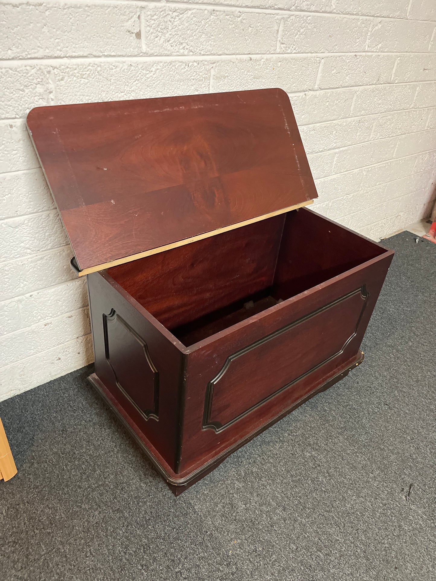 Mahogany top open blanket box 3225