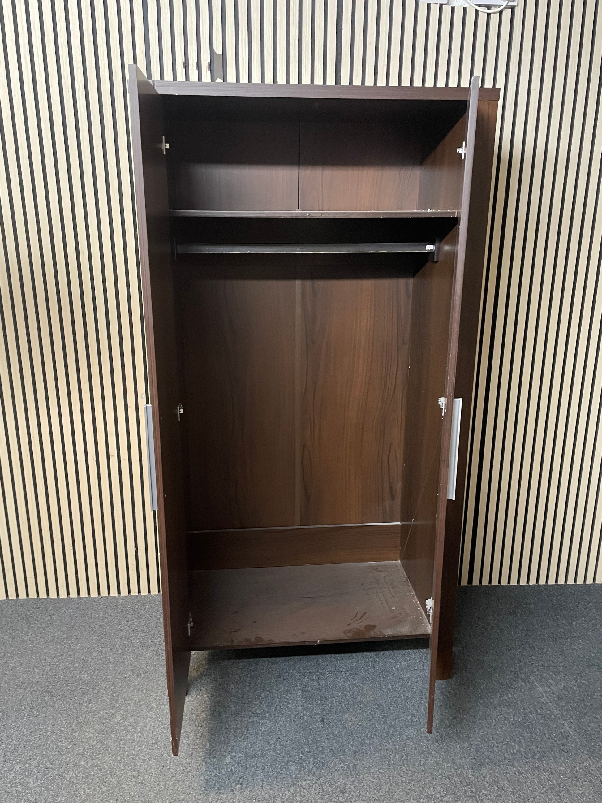 Dark wood laminate 2 door wardrobe (H 180 x W 95 x D 50 cm) 2425