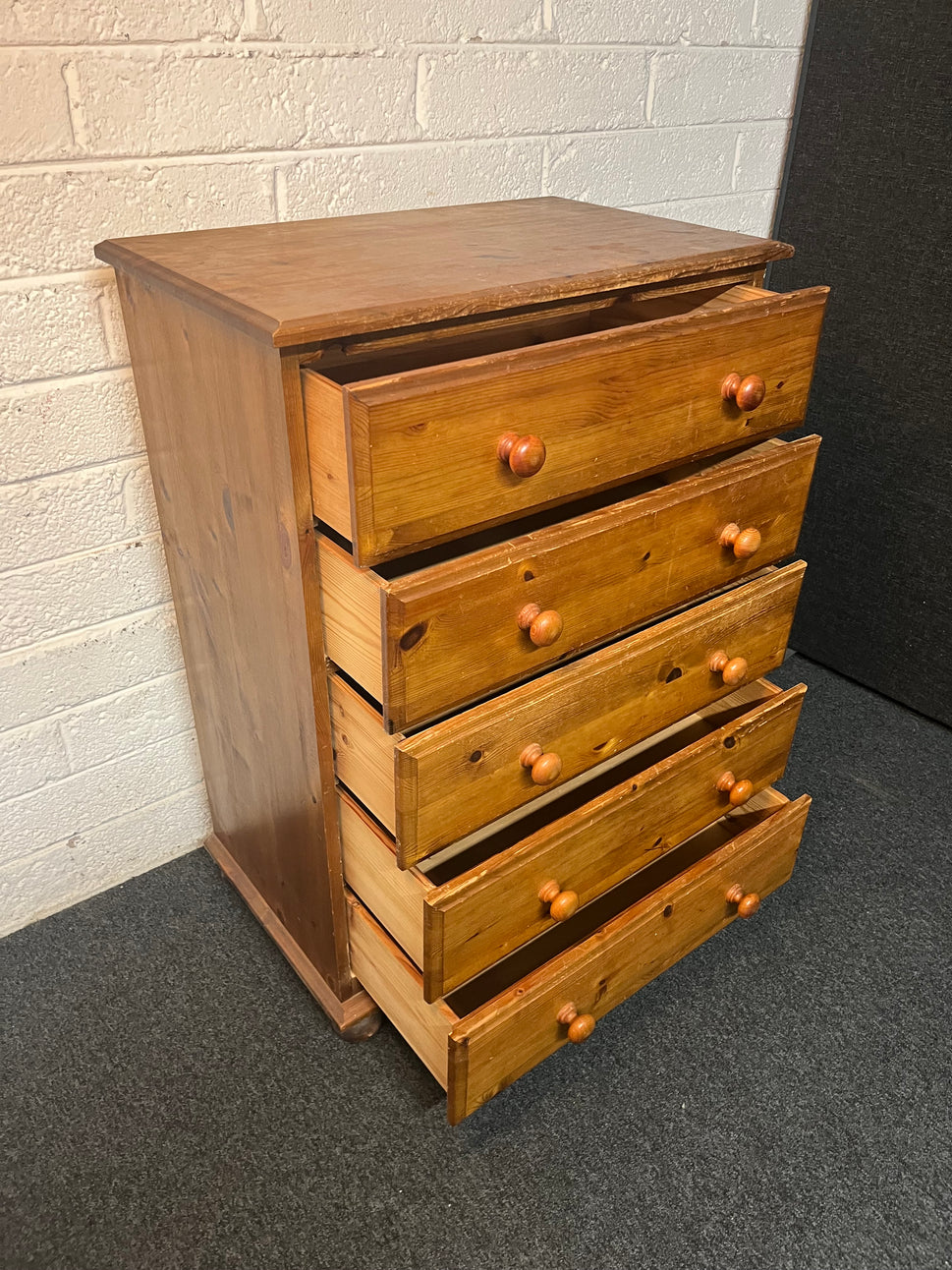 5 drawer solid pine chest of drawers (H 100 x W 70 x D 46 cm) 3225
