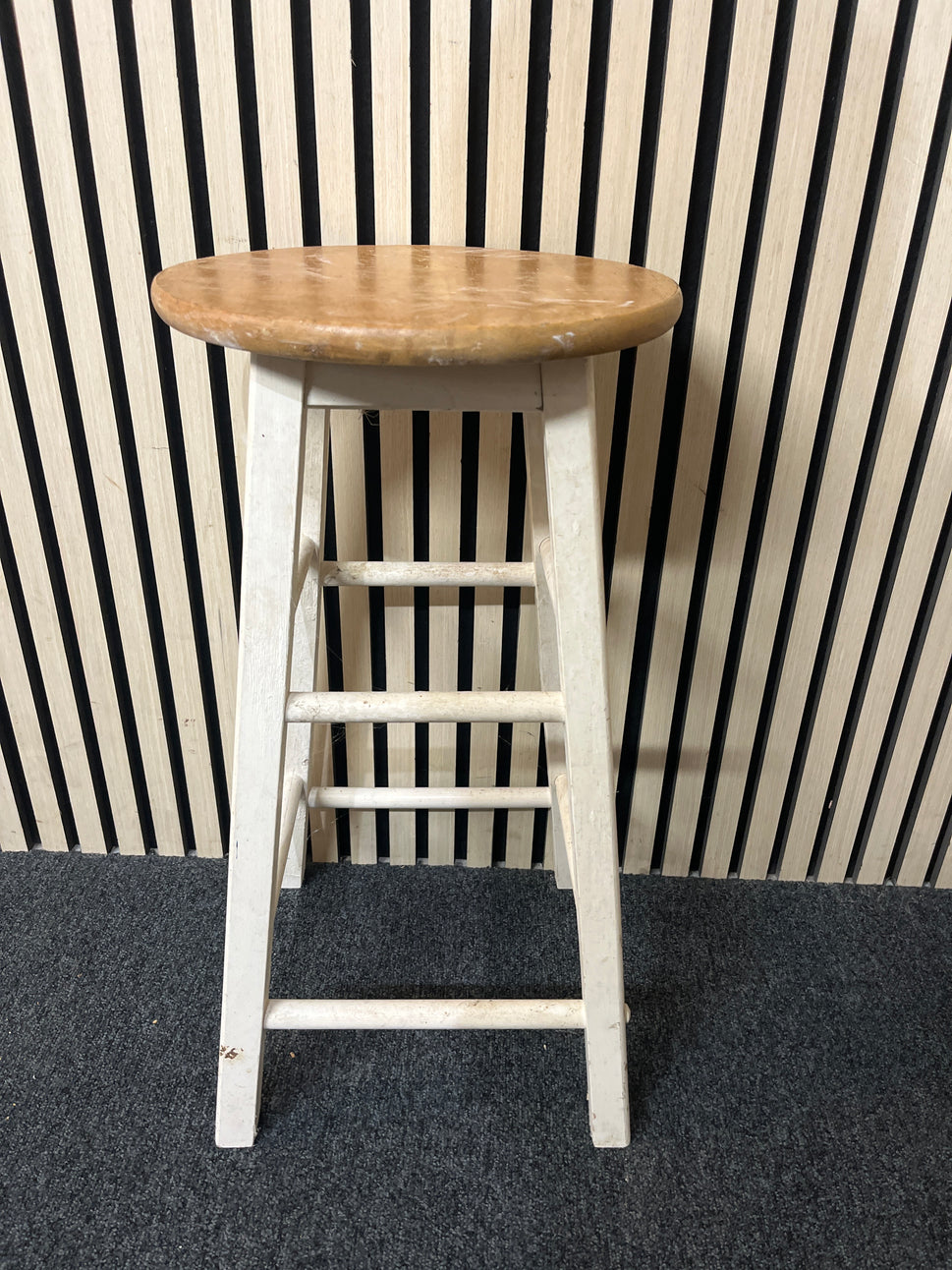 White footstool with pine top 1126