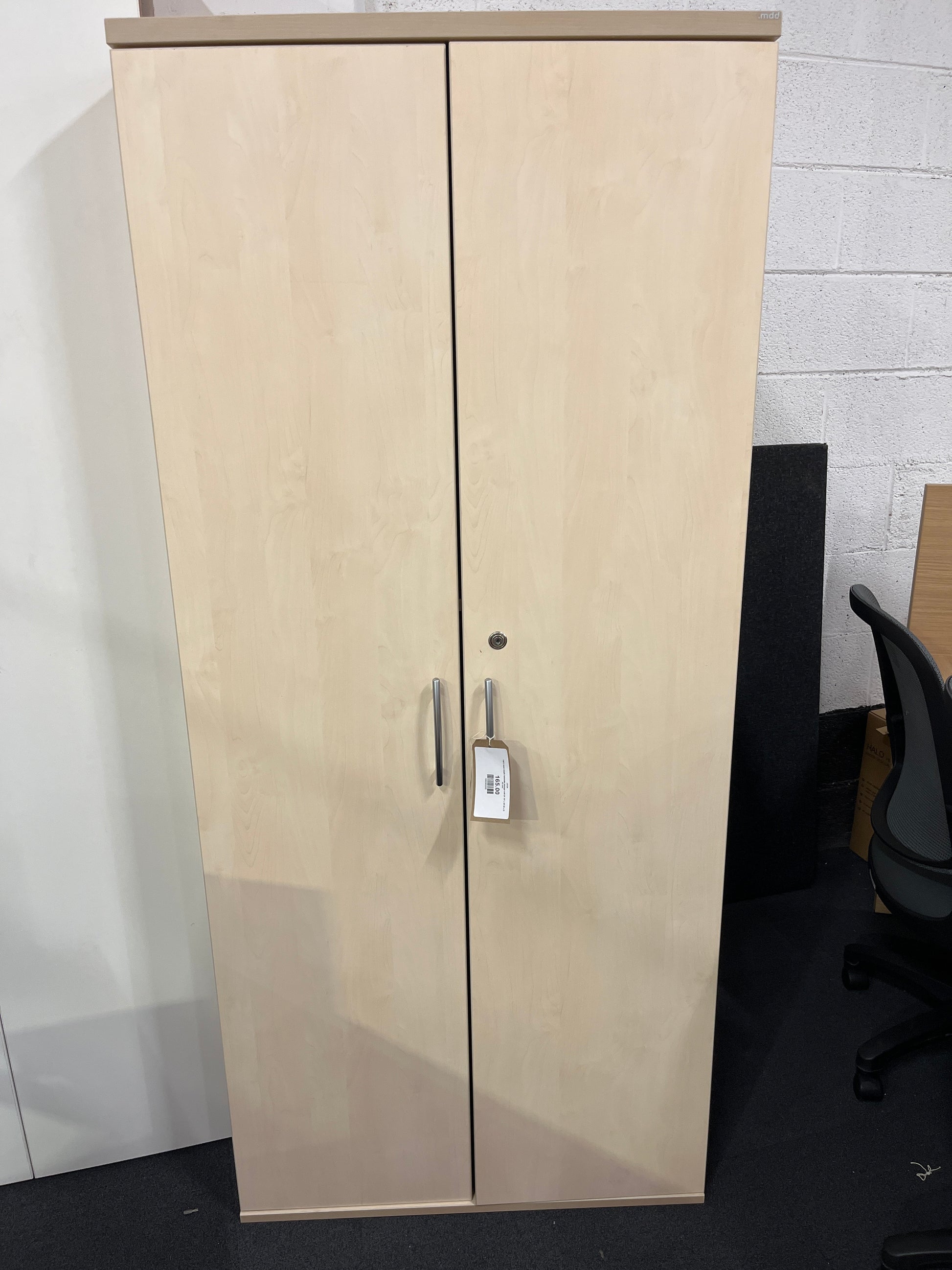 Tall 2 door maple laminate storage unit (H 181 x W 80 x D 43 cm)