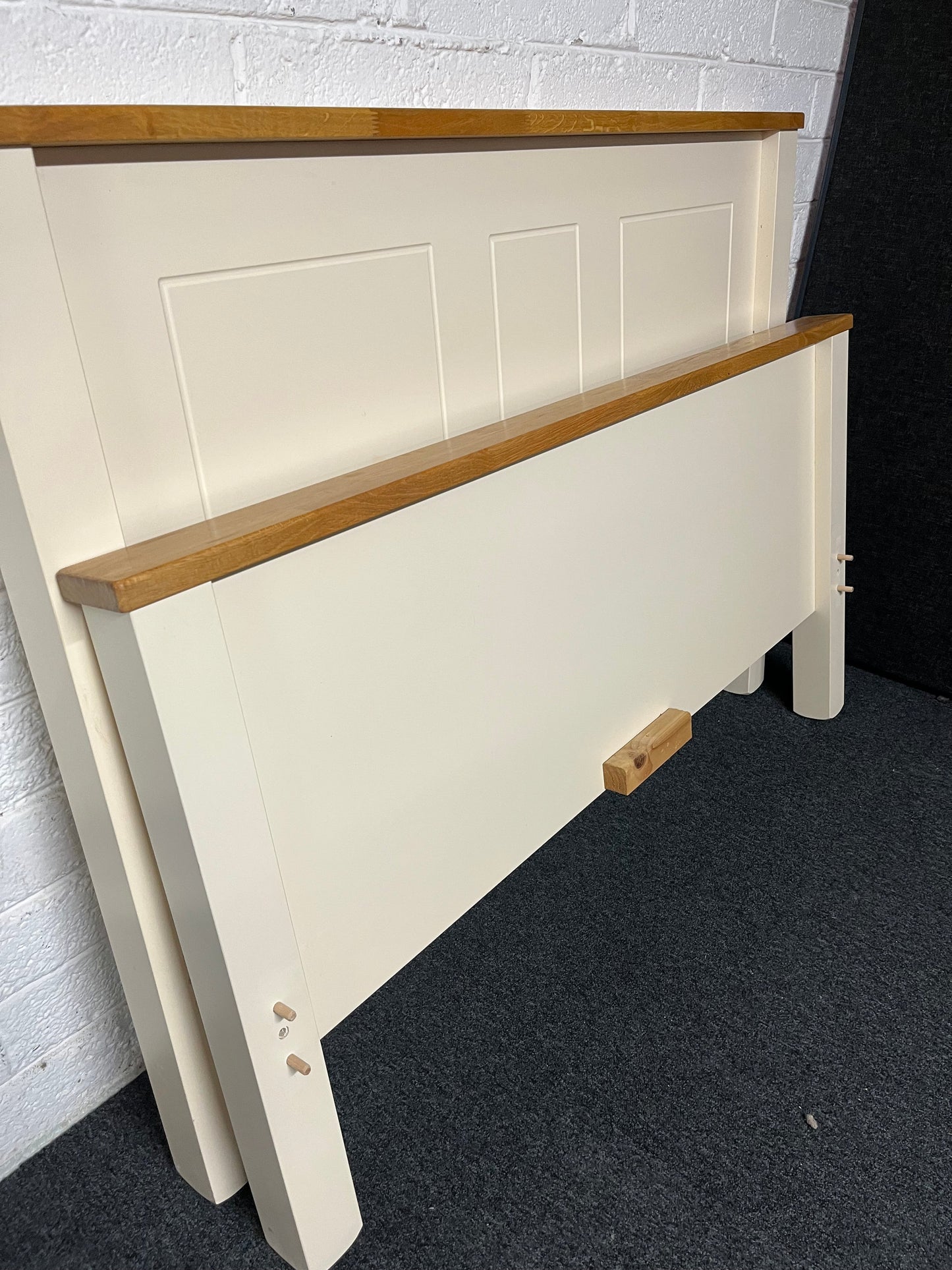 4ft 6 cream and oak high end bed frame  1225