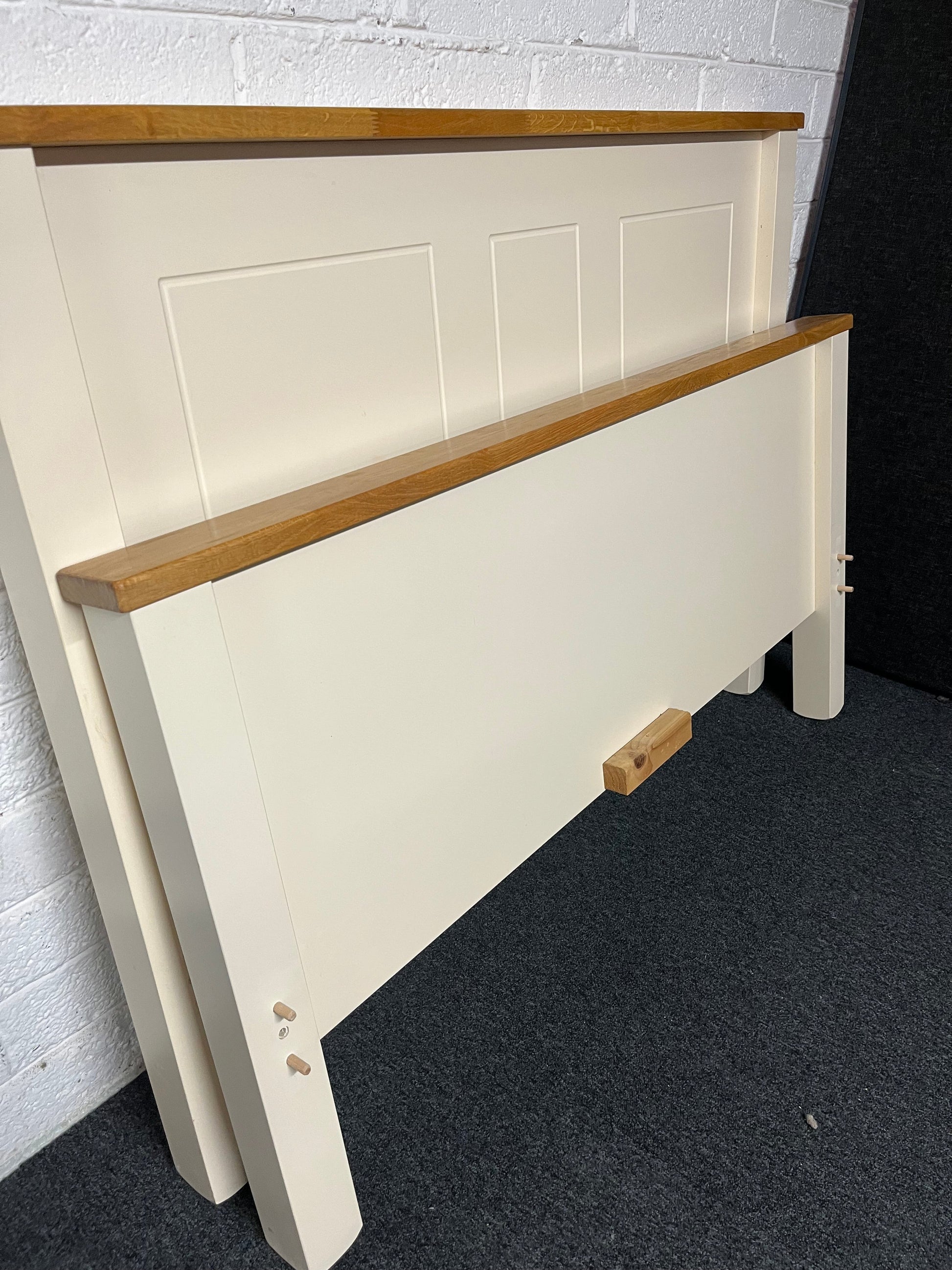 4ft 6 cream and oak high end bed frame  1225