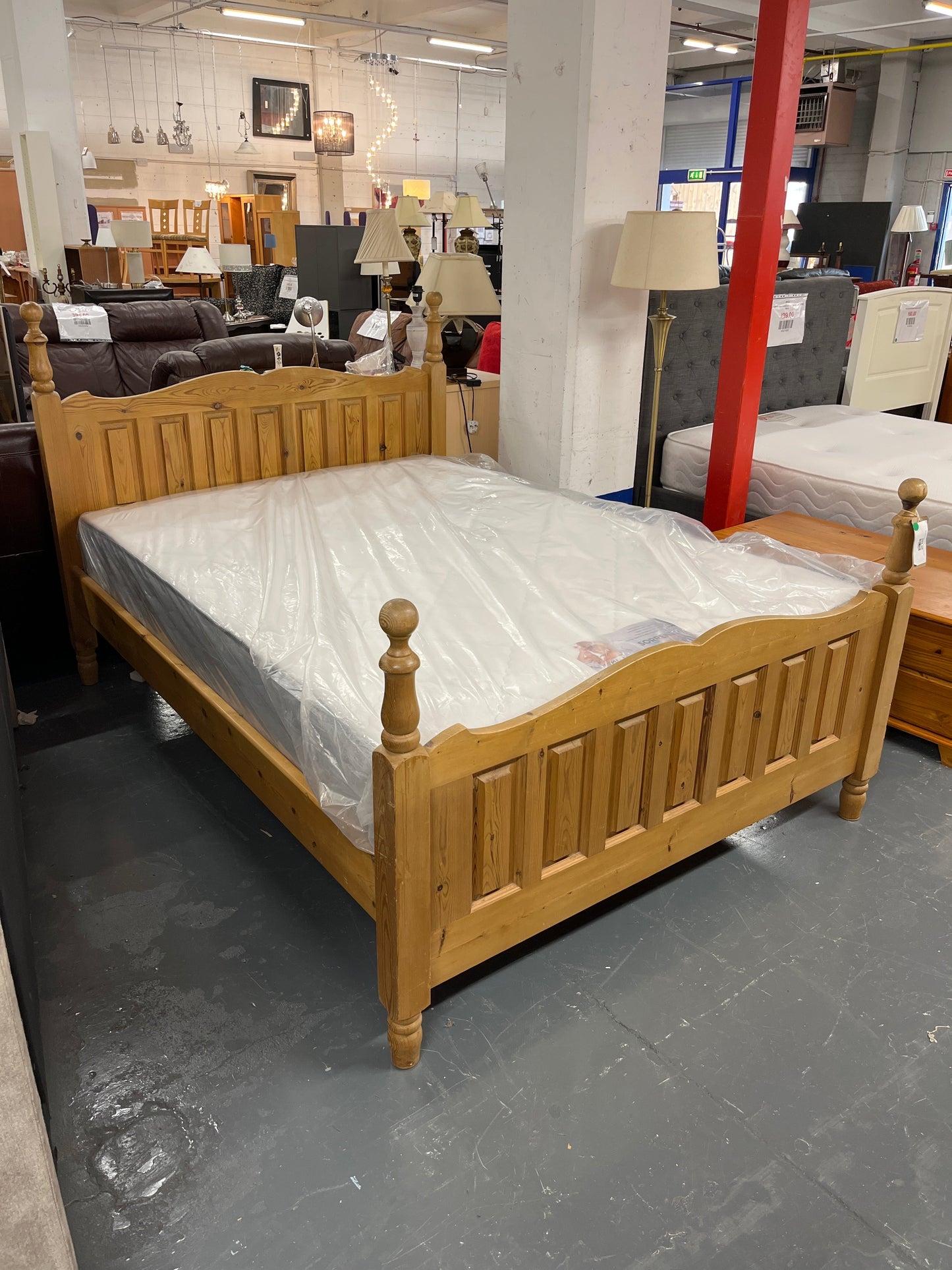 4ft 6 Solid pine high end 4 poster bed frame 2225