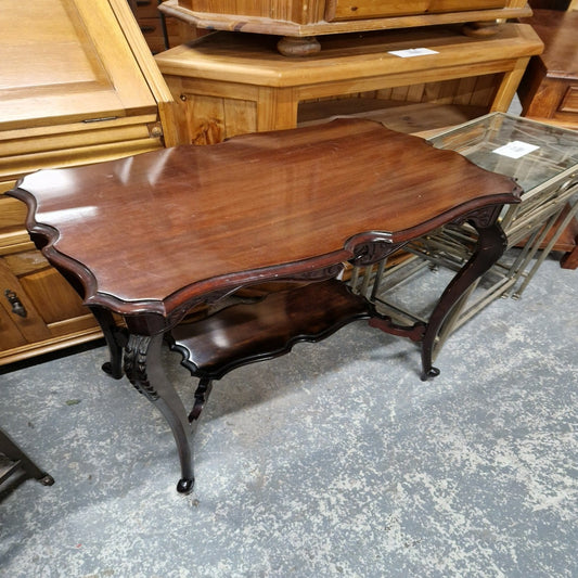 Ornate mahogany table cw shelf  Q3123