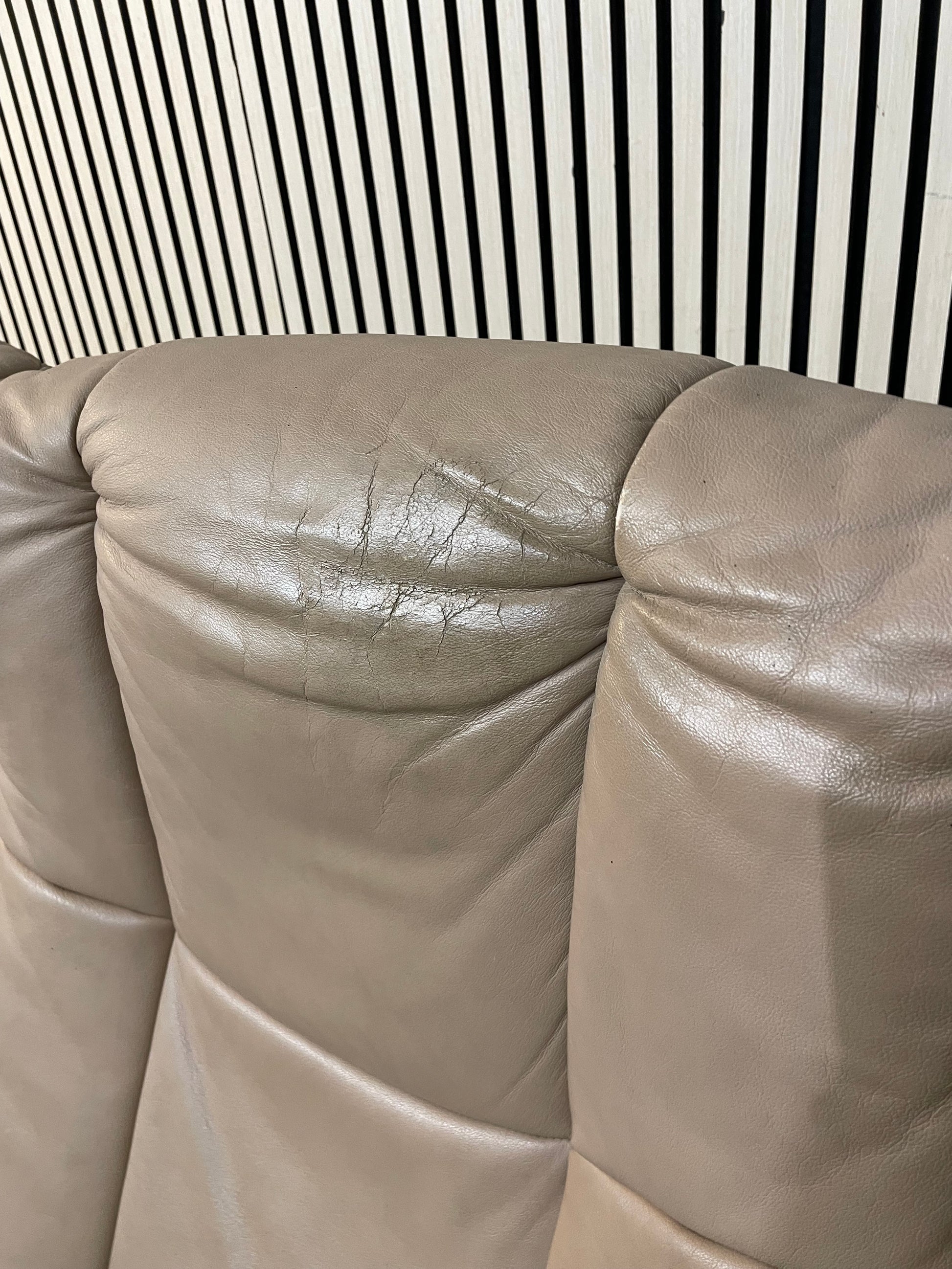 Cream leather 2 seater recliner with wood frame (Width 150 cm) 1126