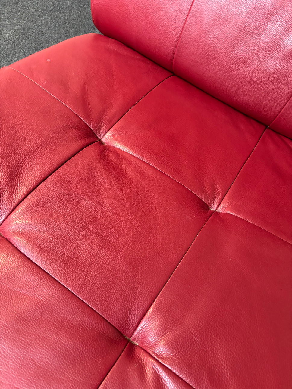 Real Italian wine leather lounger sofa with chrome metal frame. Dims 126Lx80D 2425