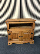 Switch Mexican pine low 2 door TV unit 1325 2 image