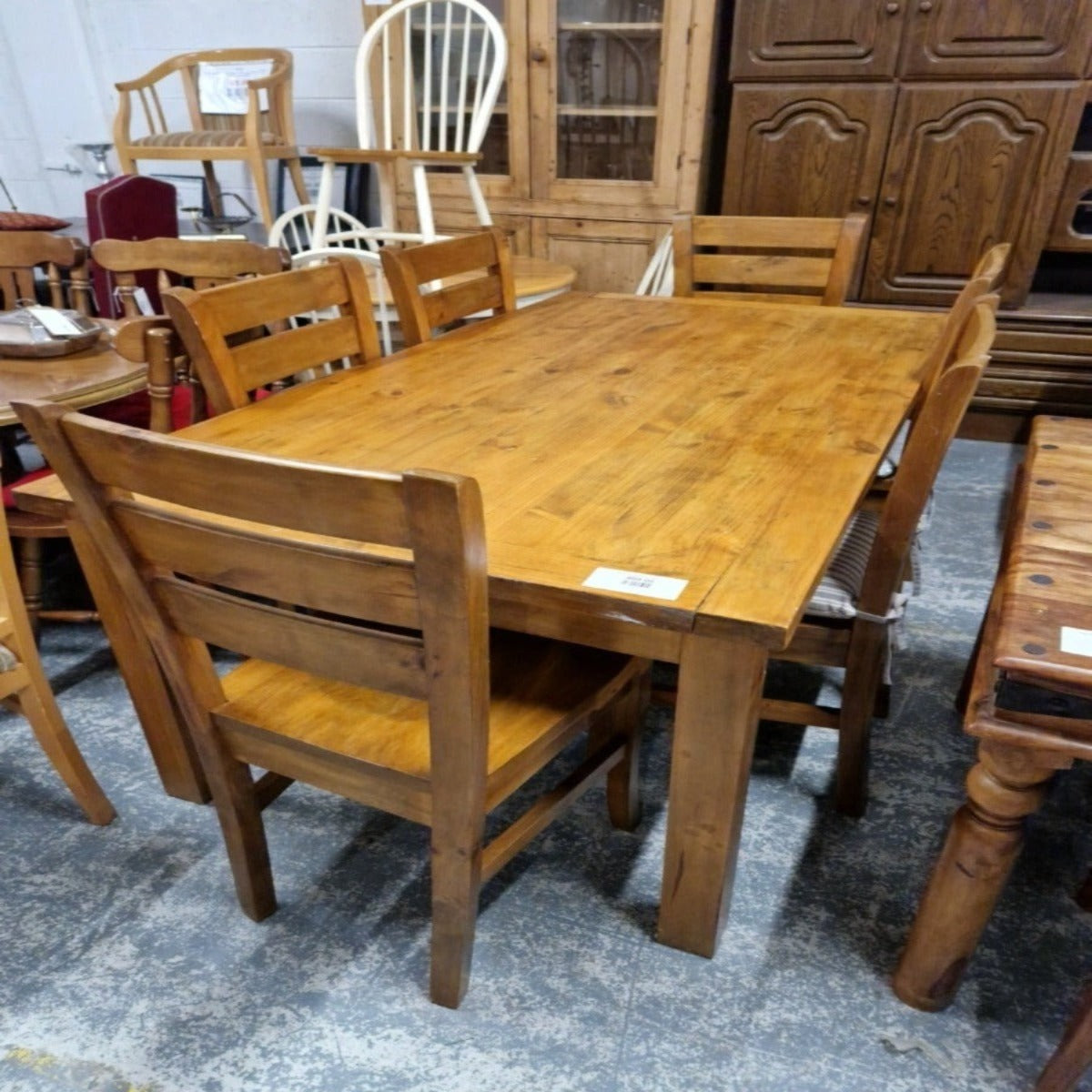 Solid pine kitchen table and 6 chairs Q3223