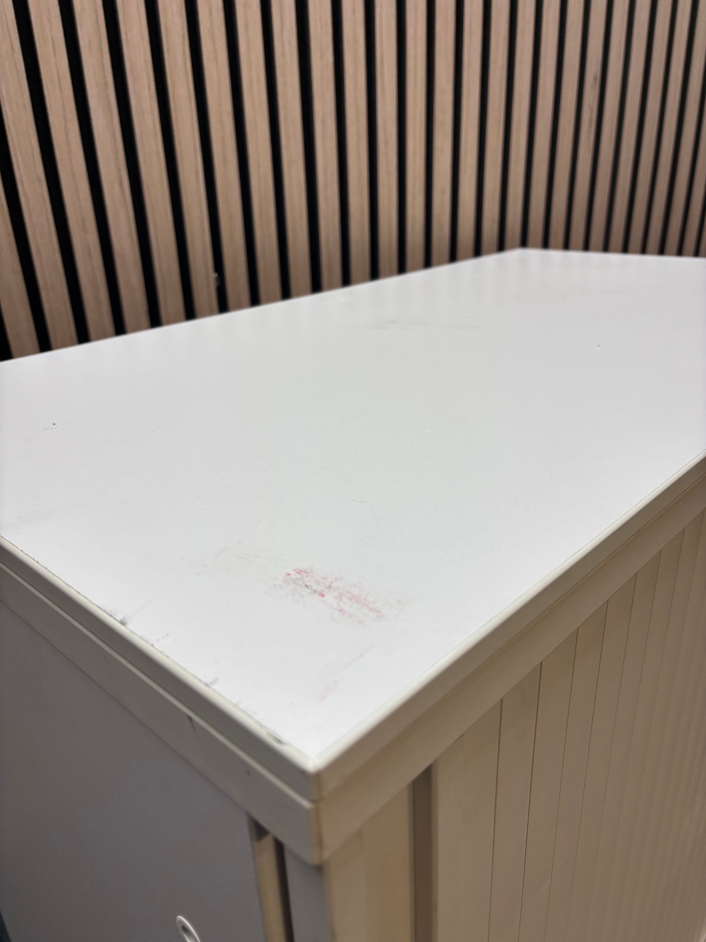 White wooden sliding door tambour unit with shelf (H 74 x W 80 x D 44 cm)