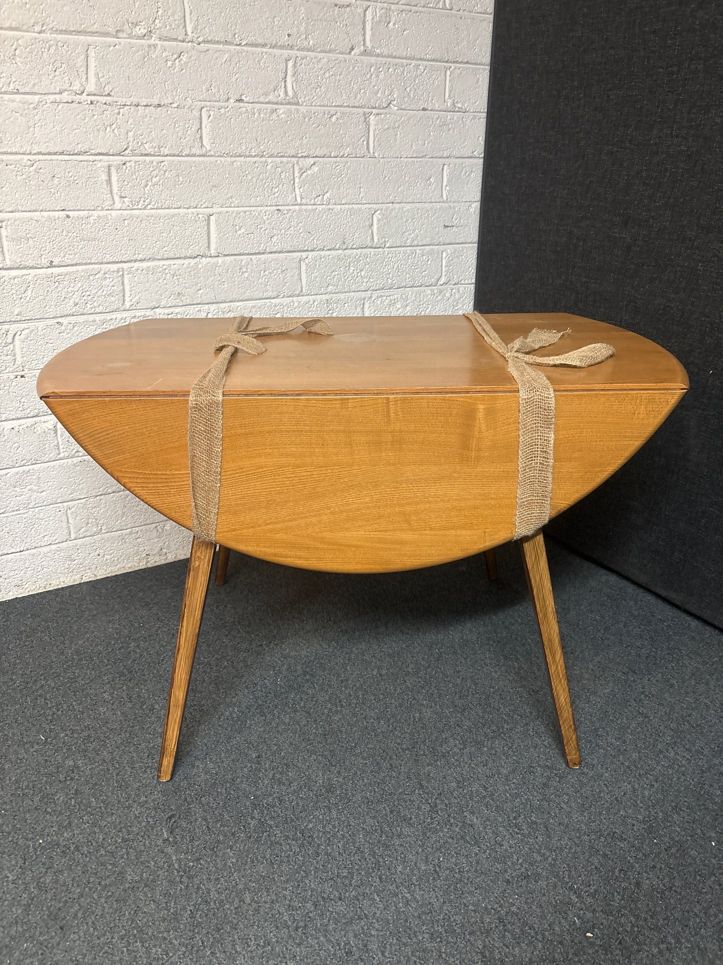 Ercol drop leaf oval circular dining table - 4ft (1200mm approx) fully extended  3225