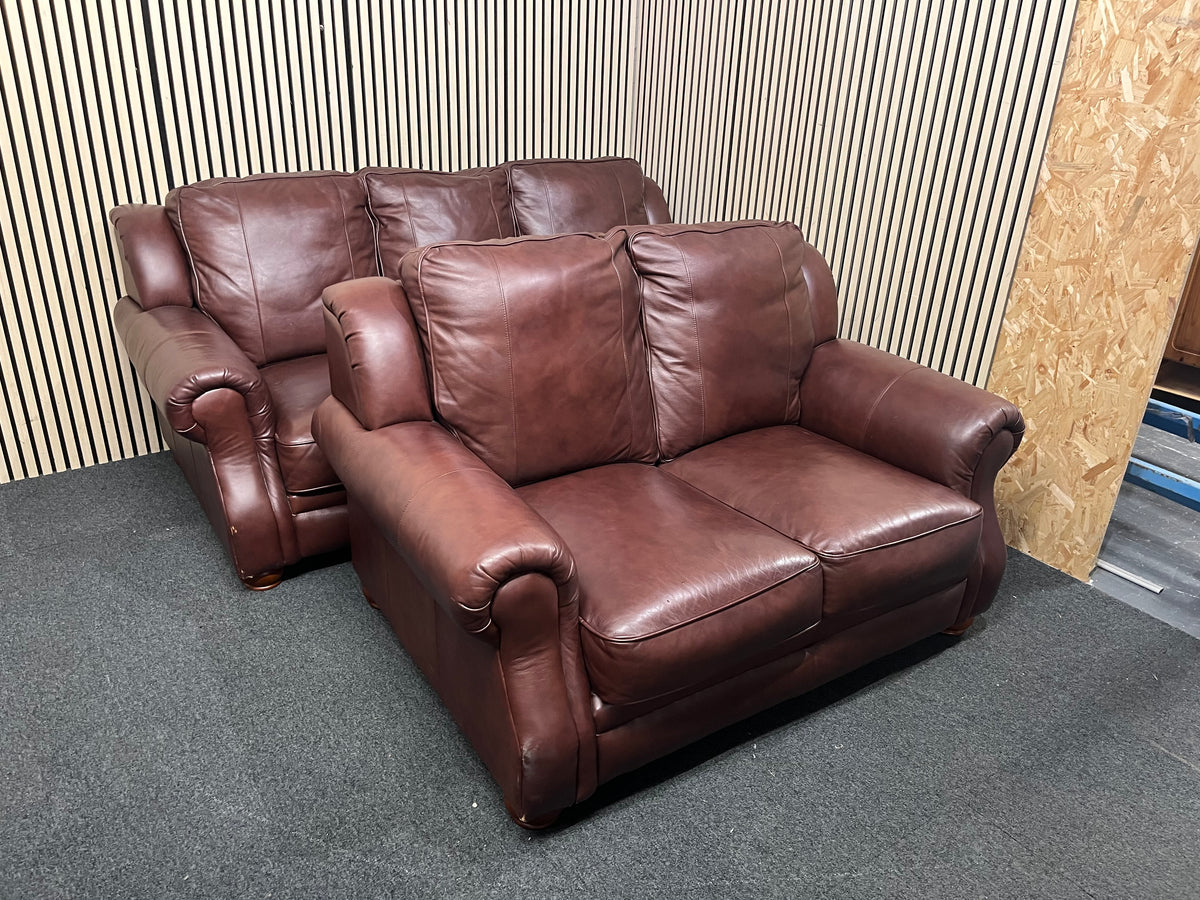 A classic dark brown leather 2+3 seater sofa suite with rolled arms  44386