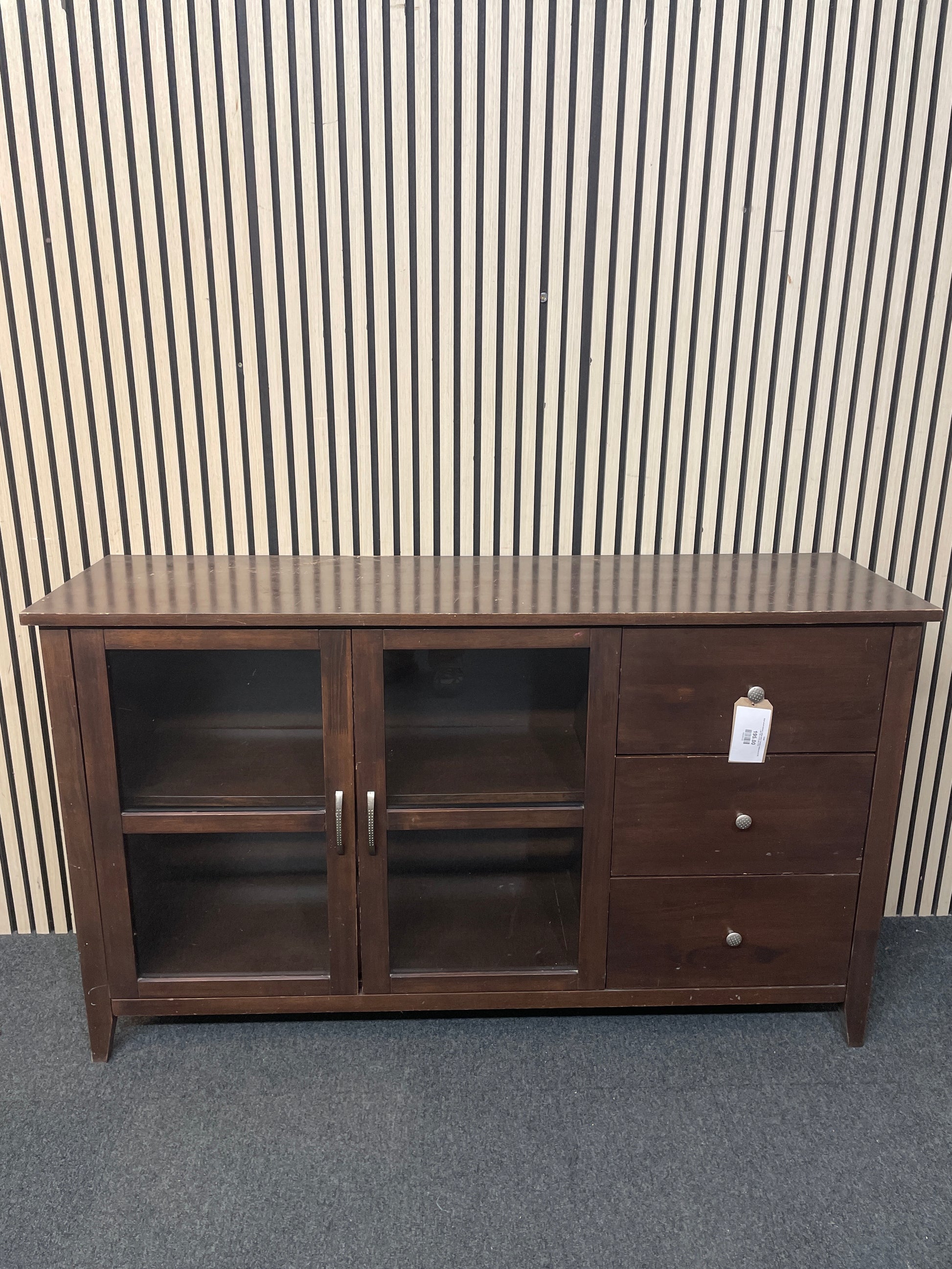 Dark wood stained 2 glass door 3 drawer sideboard (H 85 x W 145 x D 42 cm) 3126
