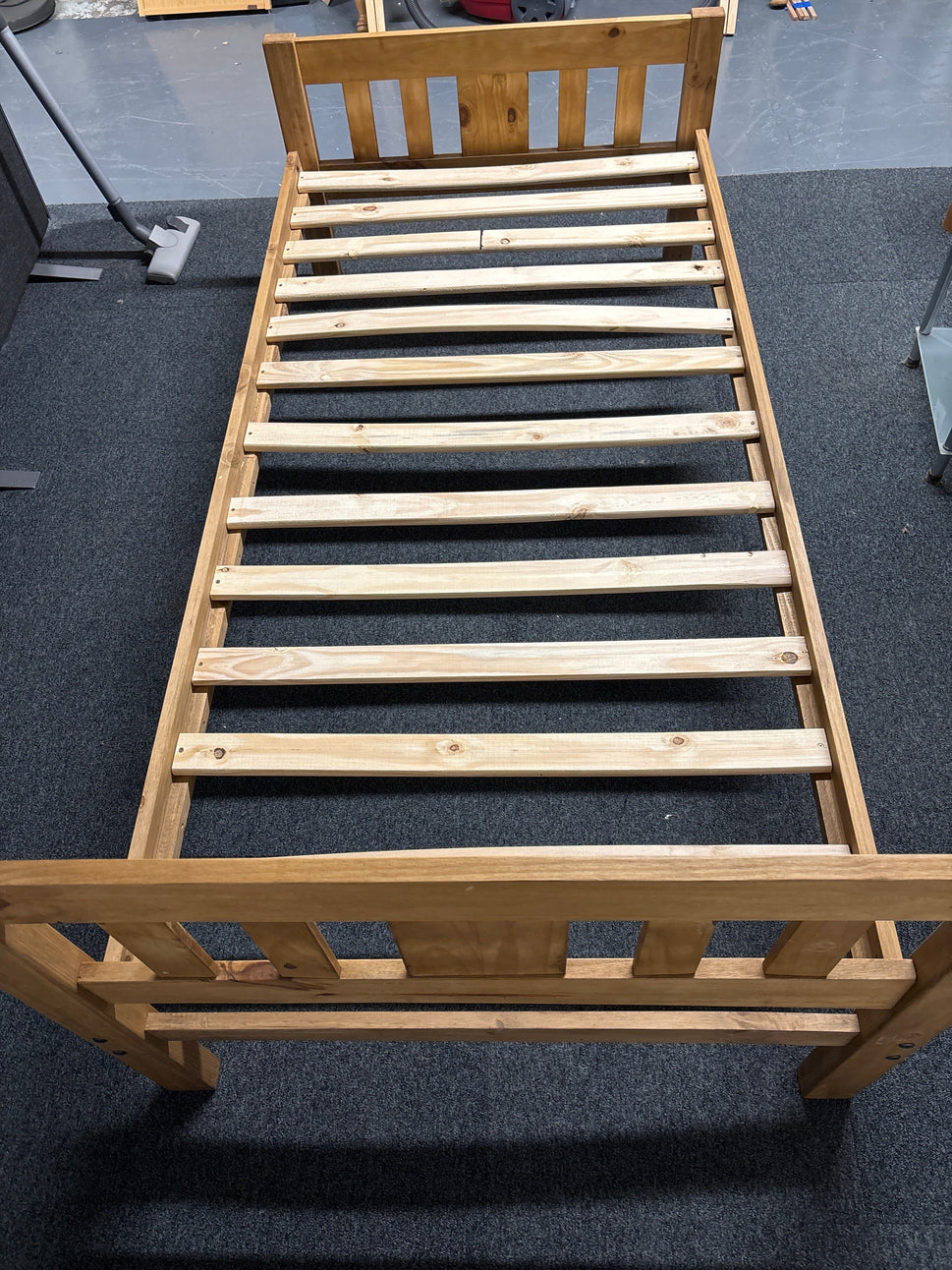 3ft solid waxed pine bed frame  1225