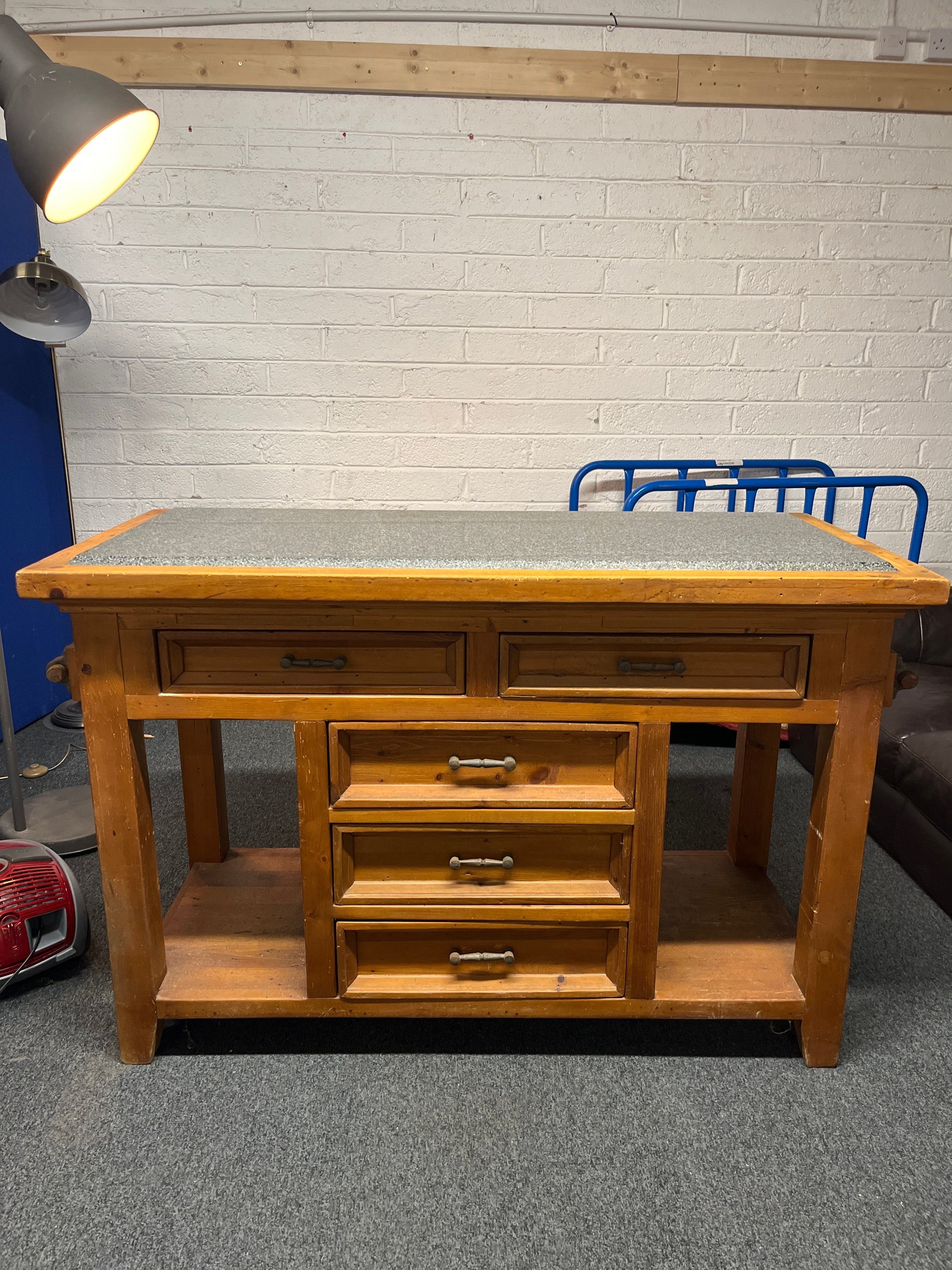 Solid pine,  green granite top kitchen island unit with drawers and shelves (H 91 x W 135 x D 62 cm) 2225