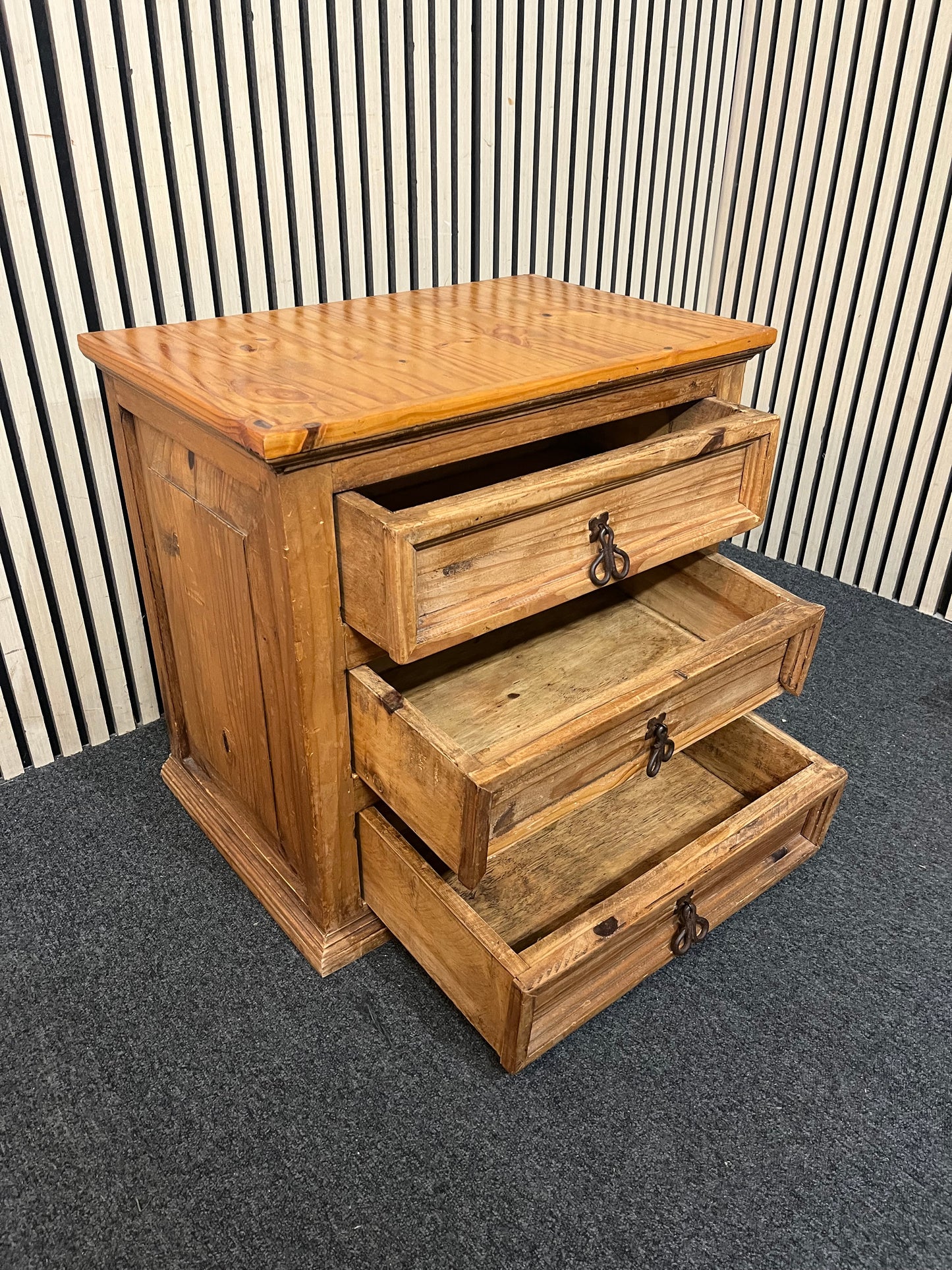 Natural pine low chest of drawers (H 60 x W 64 x D 42 cm) 43956