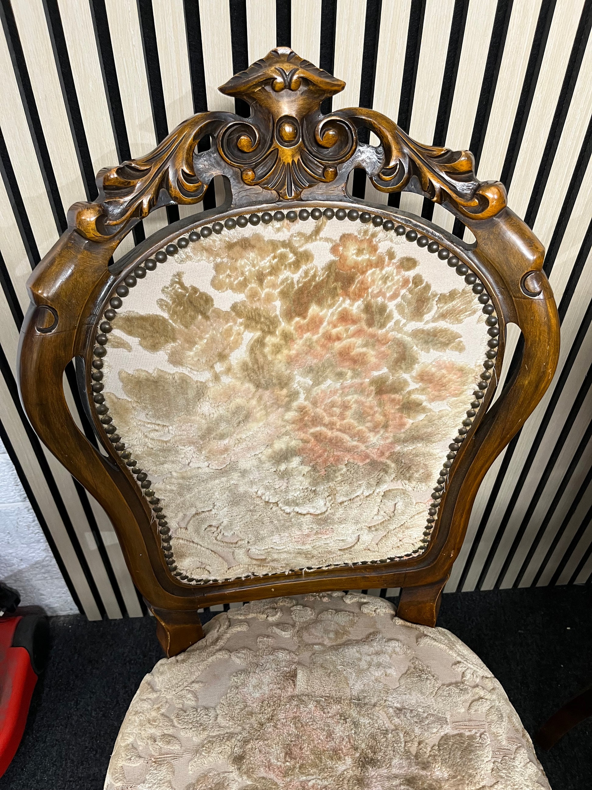 Ornate dark wood dining table with central column base 6 matching darkwood framed floral fabric seats  2325