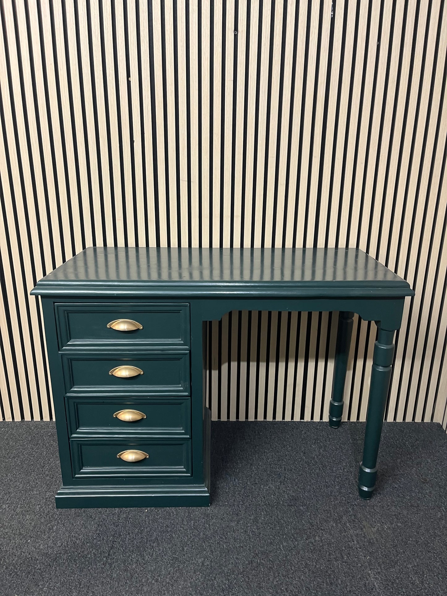 Green painted 4 dwr bedroom dresser (105 cm W x 75 cm x 50 cm D 1425