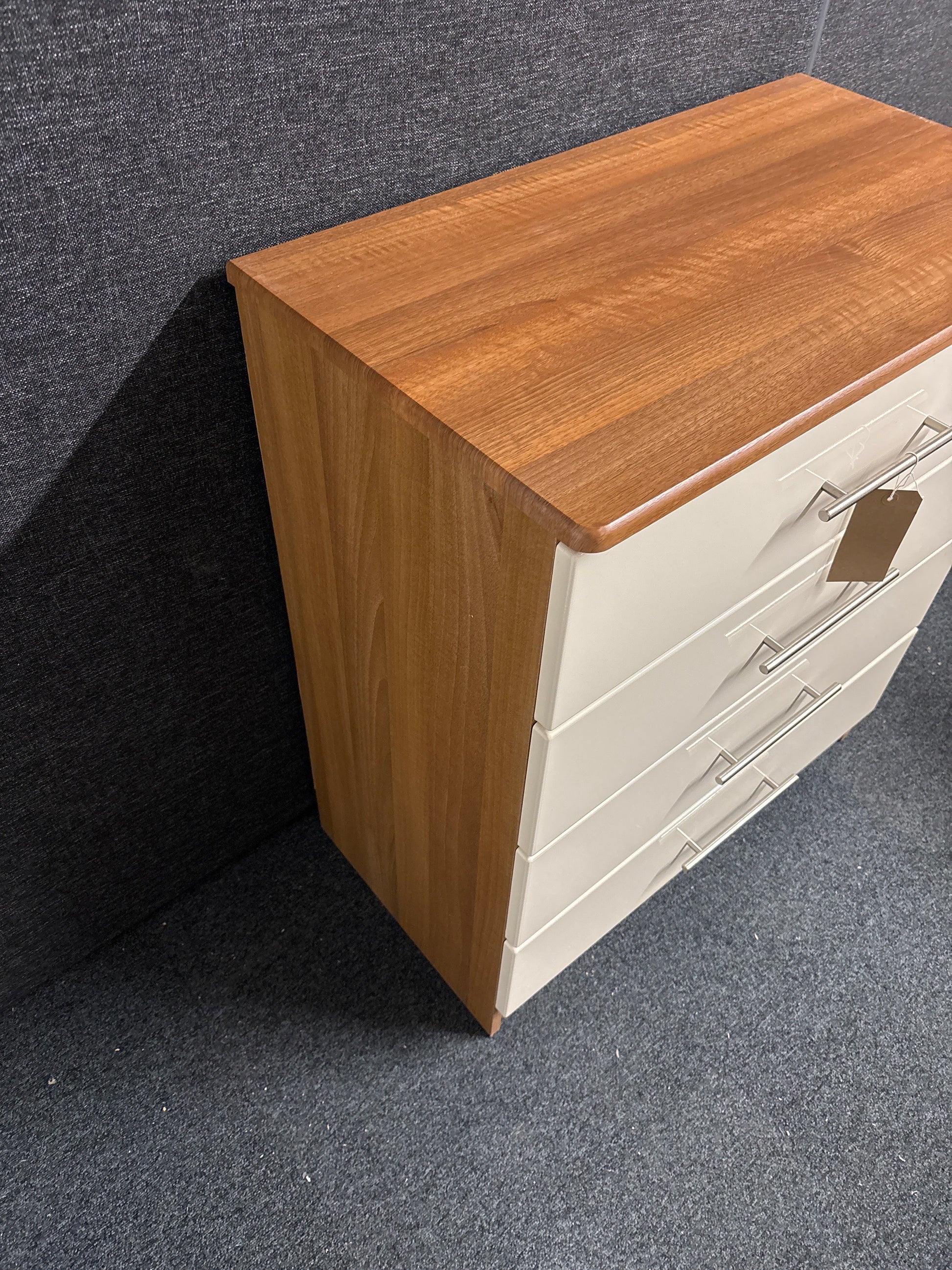 Cream 5 drawer ornate chest of drawers 1225