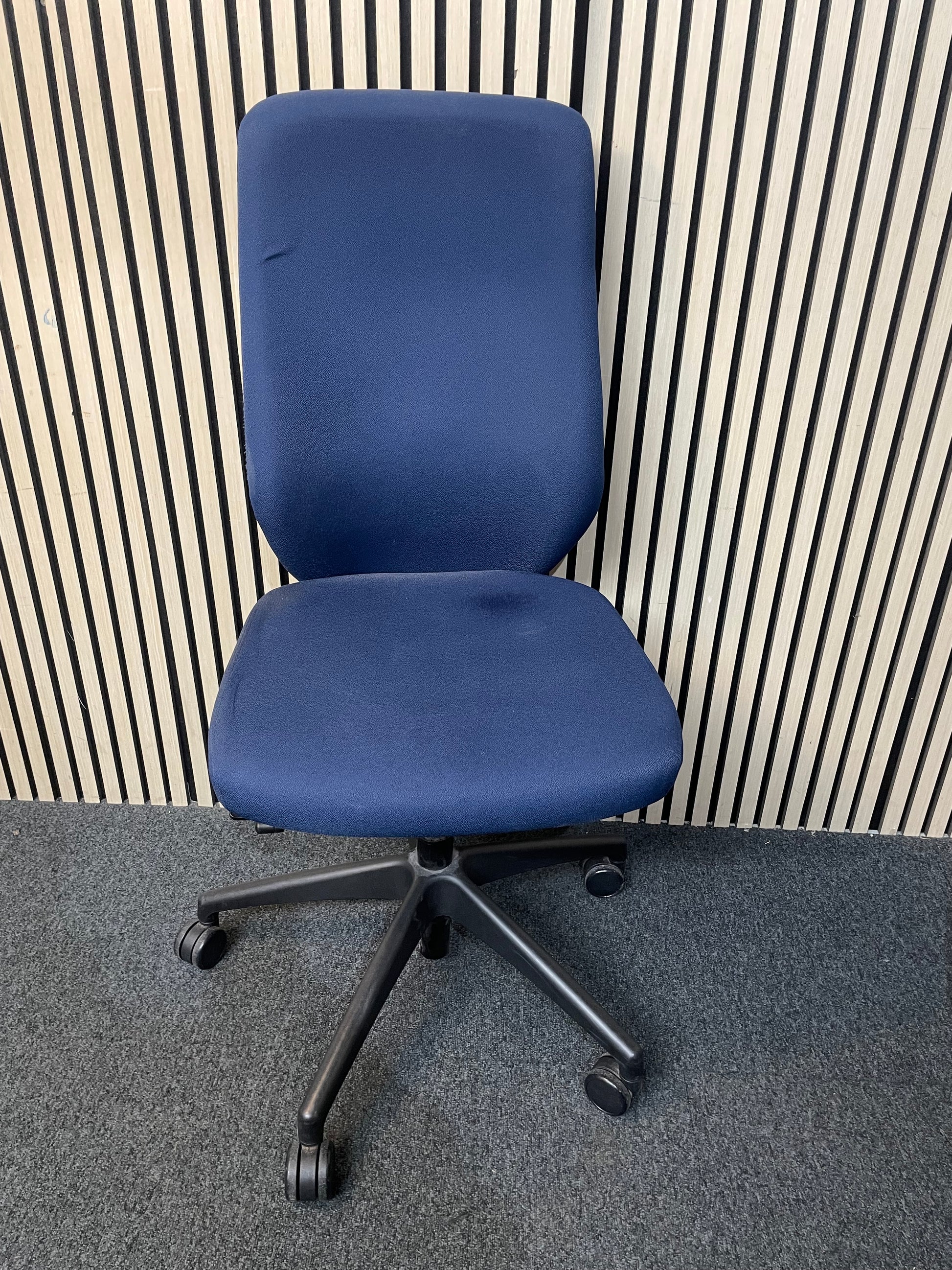 Verco PRf21 navy fabric swivel chair (no arms)  3425