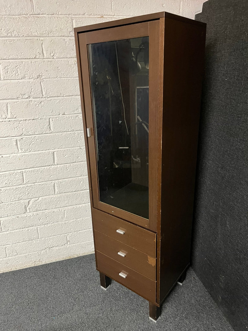 Tall mahogany laminate display cabinate with 3 drawers (H 164 x W 50 x D 42 cm) 2225