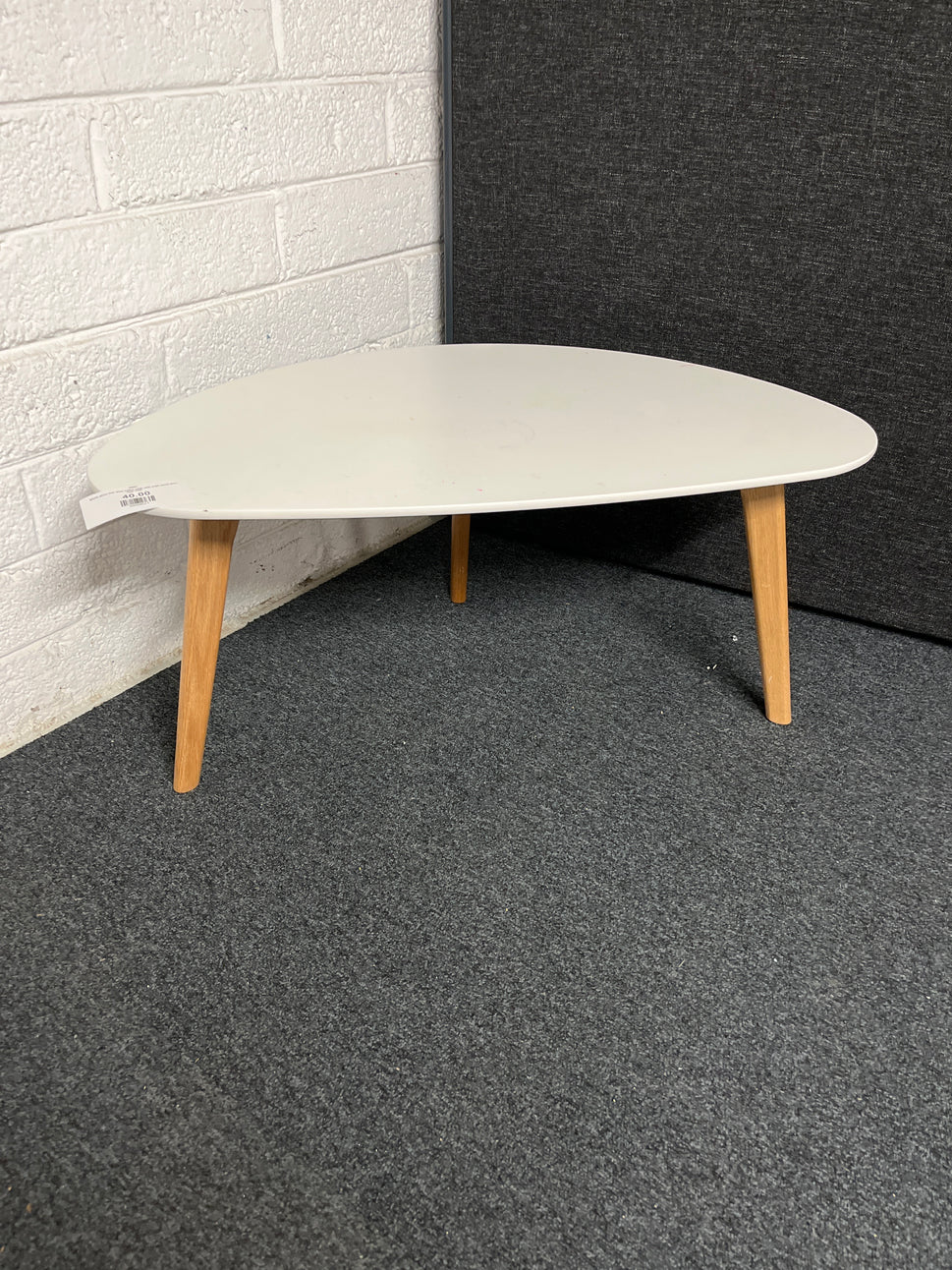 White gloss tear drop coffee table with solid wood stem legs ( H 720 x W 610 x D 460 mm) 3125