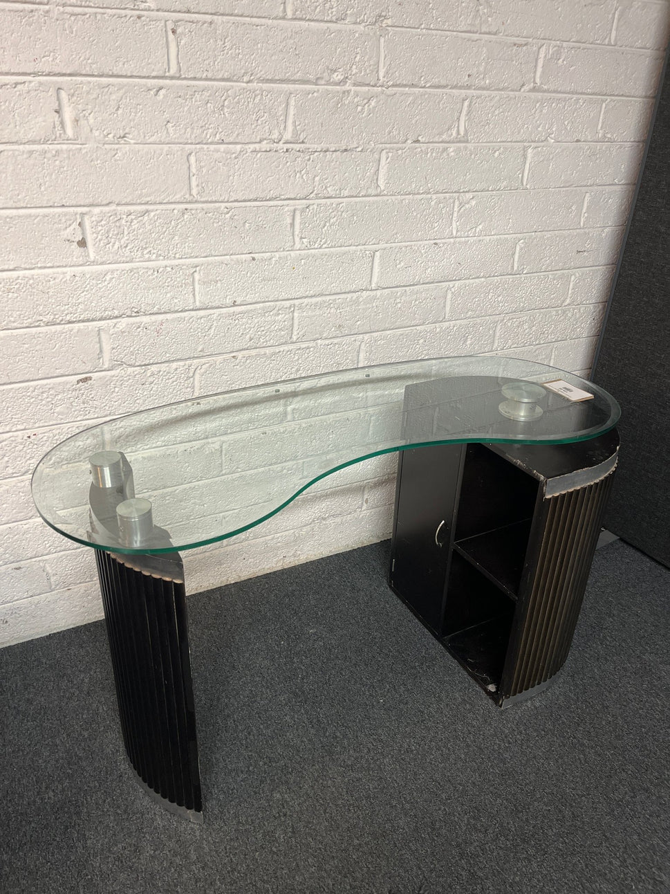 Curved glass console table with black legs (H  68 x W 123 x D 49 cm) 2225