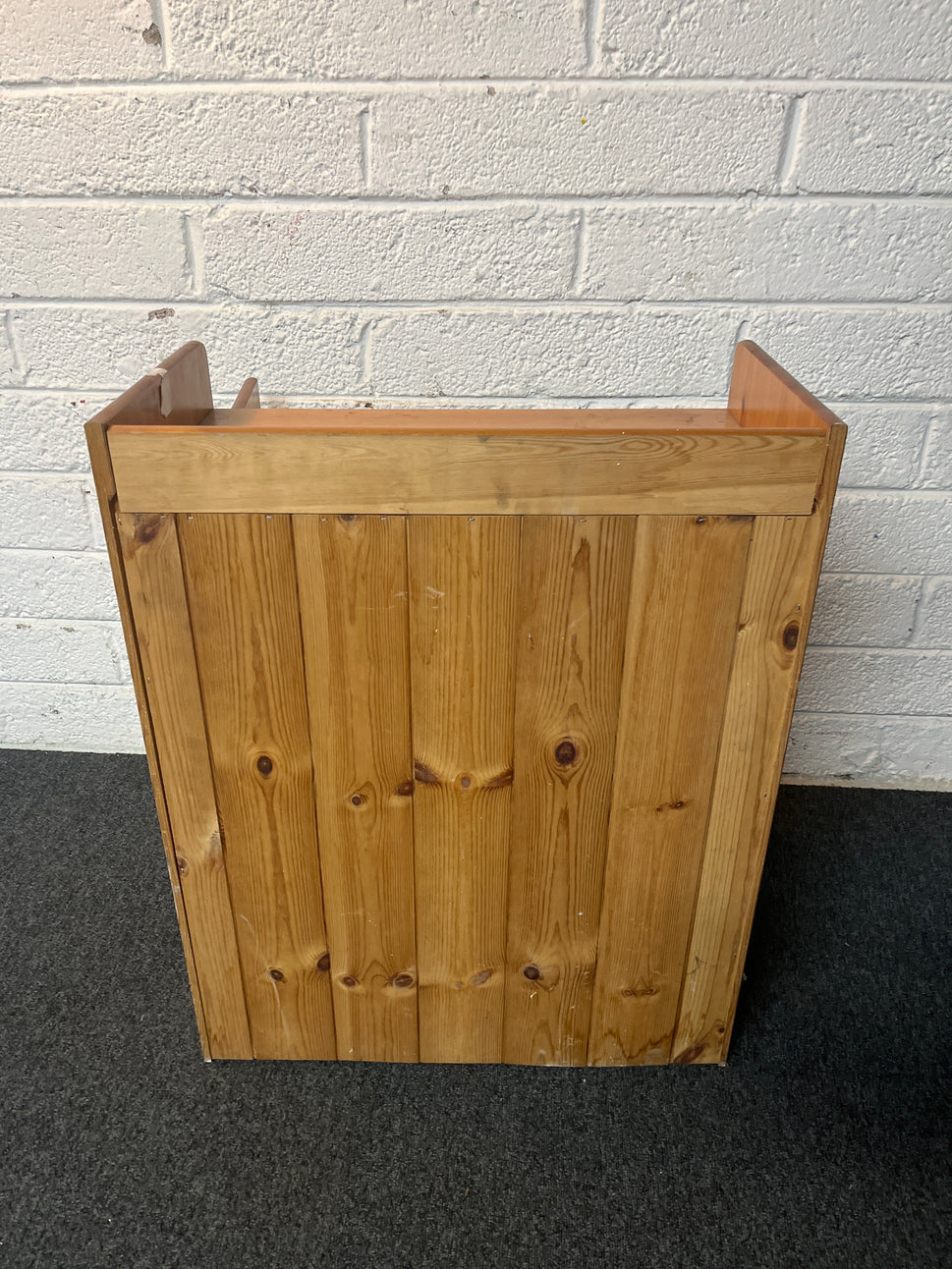 Small pine 1 shelf 1 door storage unit (H 72 x W 57 x D 30 cm) 2225