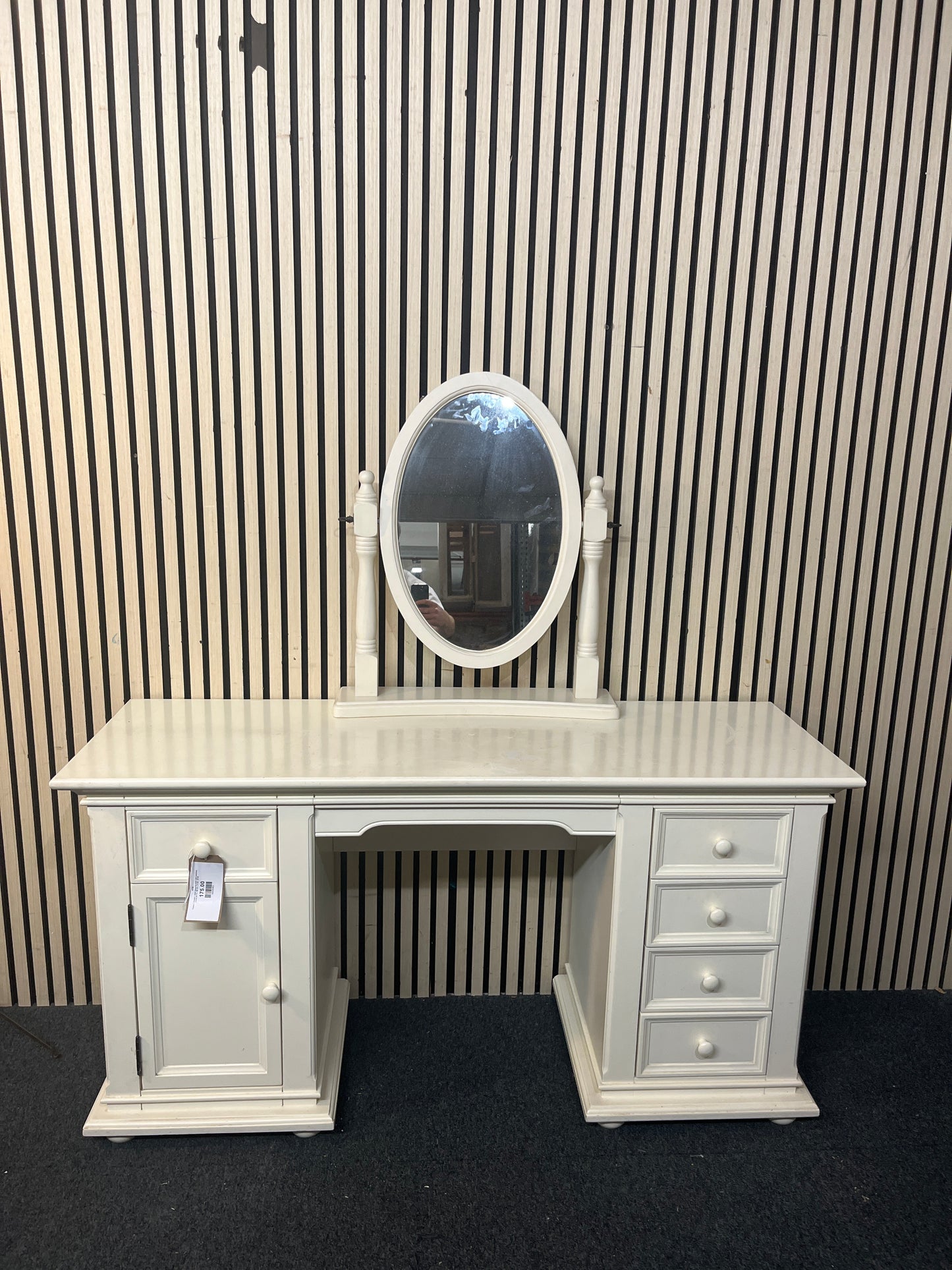 Cream 5 drawer 1 door dressing table with matching mirror (H 72 x W 137 x D 45)  44140