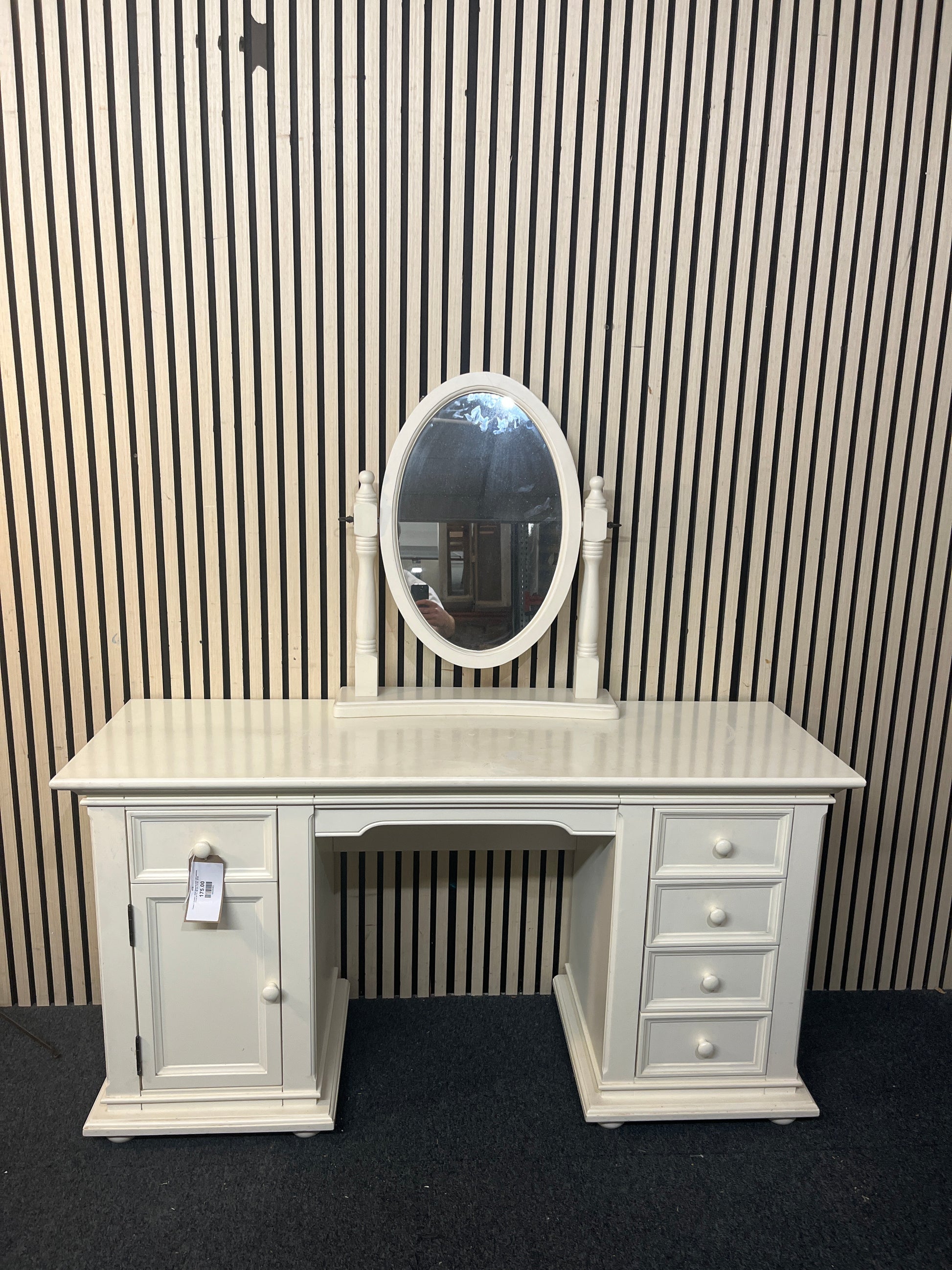 Cream 5 drawer 1 door dressing table with matching mirror (H 72 x W 137 x D 45)  44140