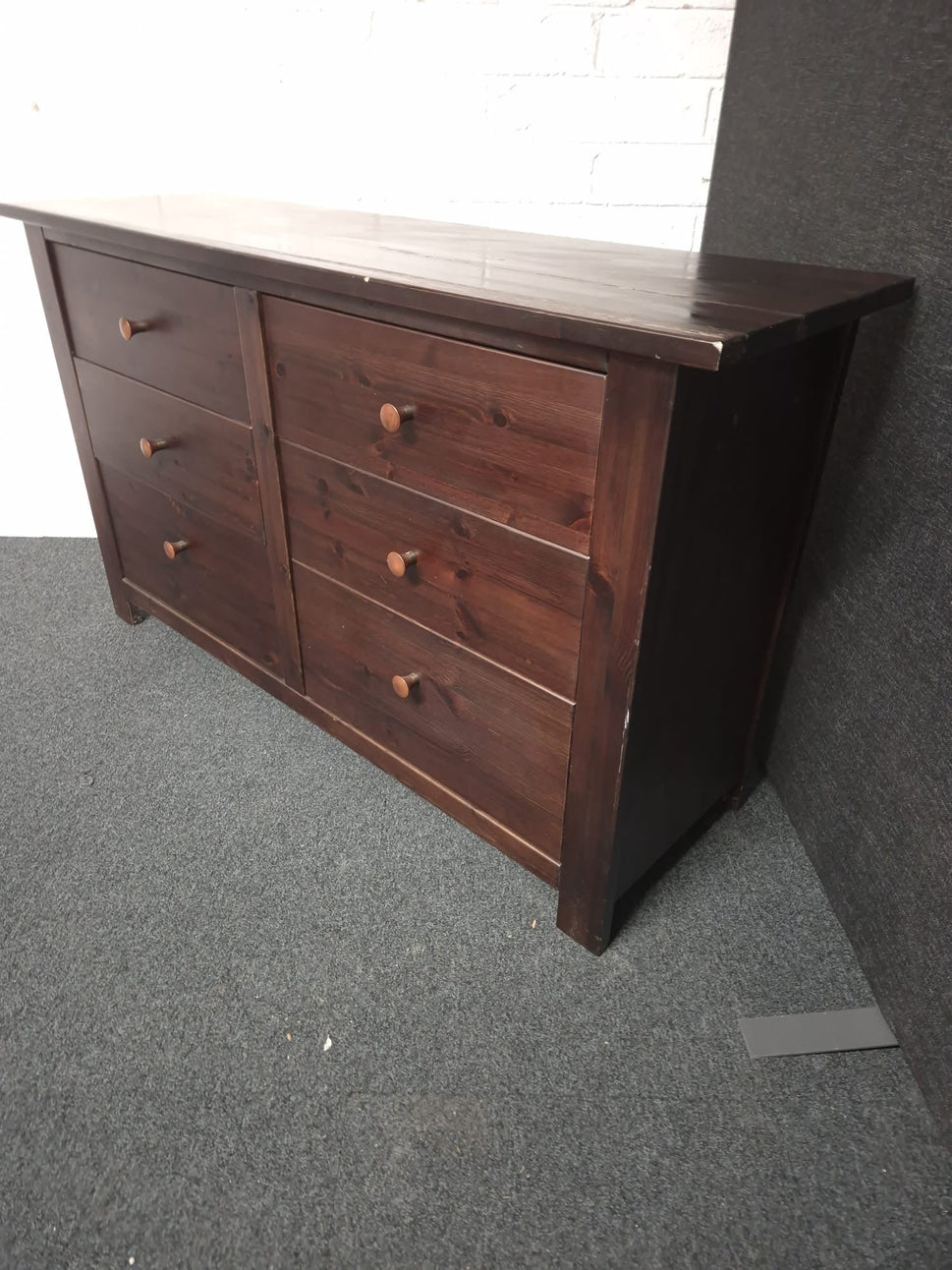Solid dark wood stained 6 drawer sideboard (H 840 x W 1450 x D 450 mm) 1225