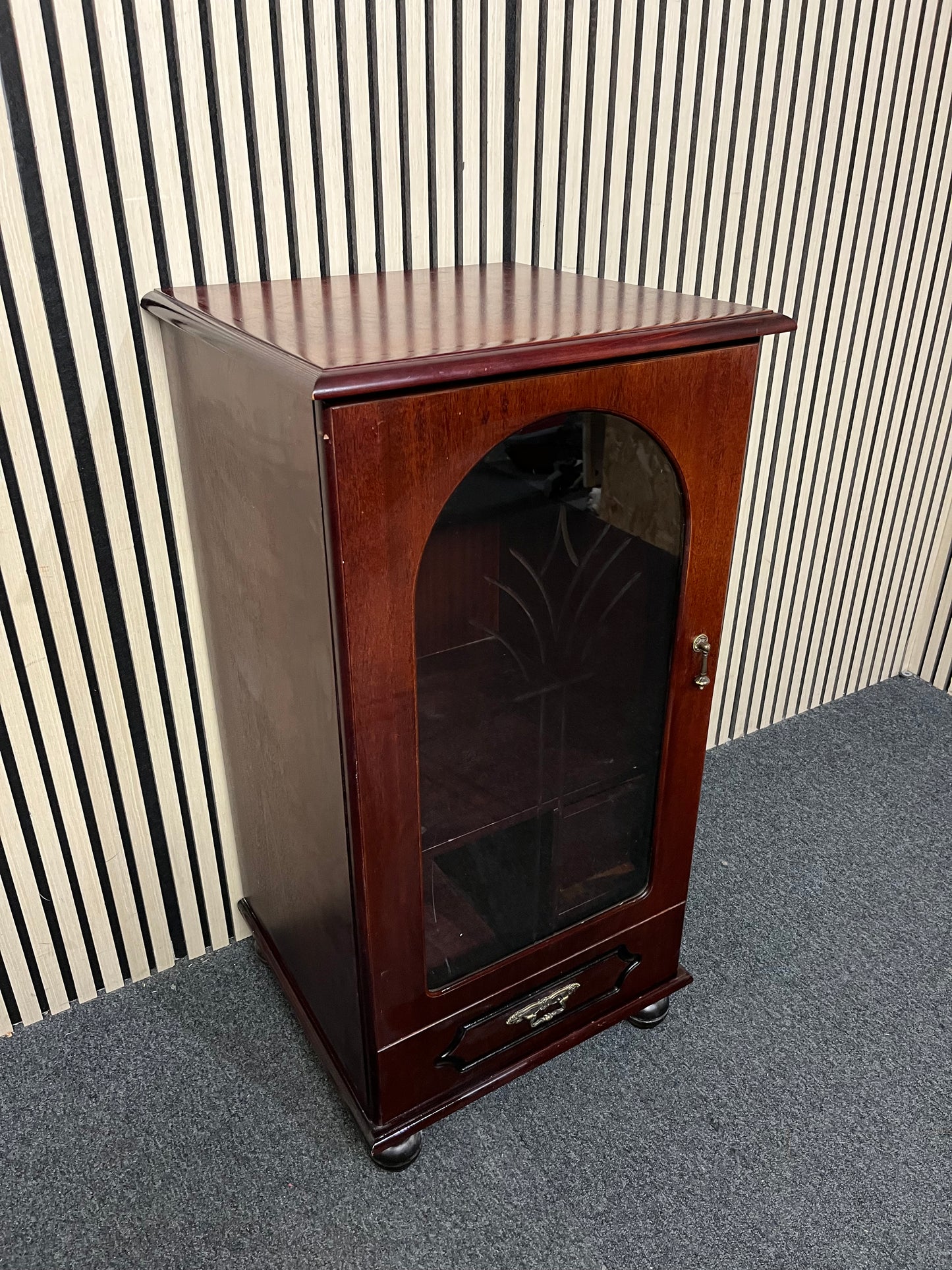 Rossmore glass door stereo unit with base drawer (H 104 x W 54 x D 50 cm) 1226