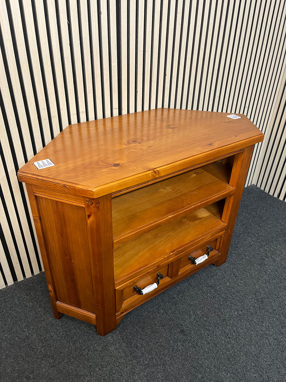Natural pine 2 drawer corner TV unit (H 75 x W 106 x D 50 cm) 43443