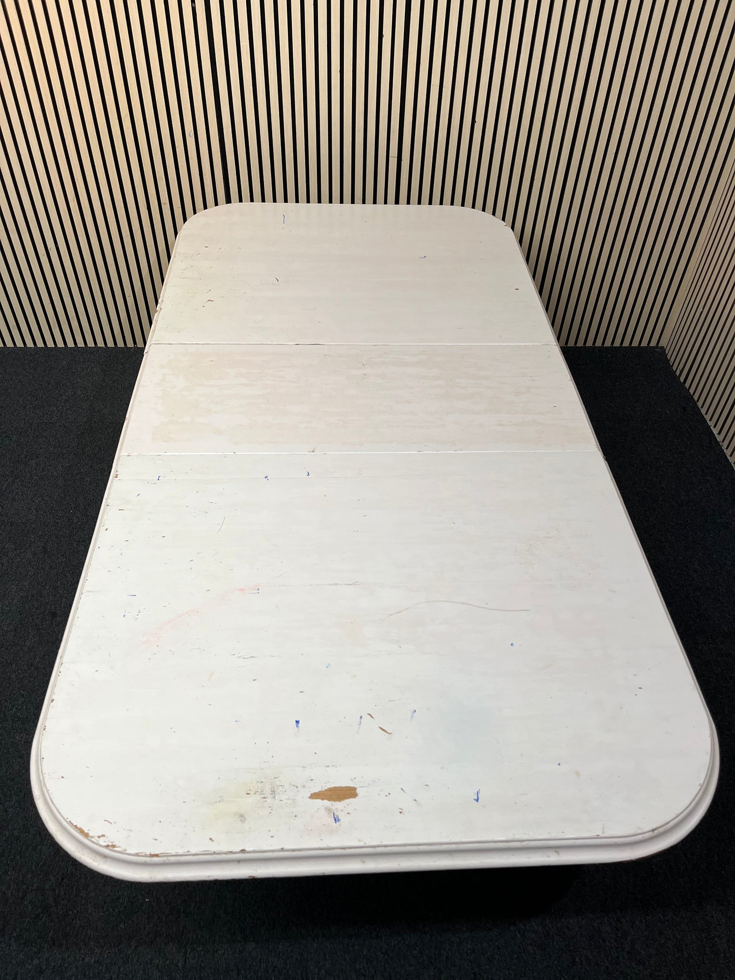 Natural pine farmhouse kitchen table, white painted top with extension (L 162 - 202 x W 103 cm) 1126