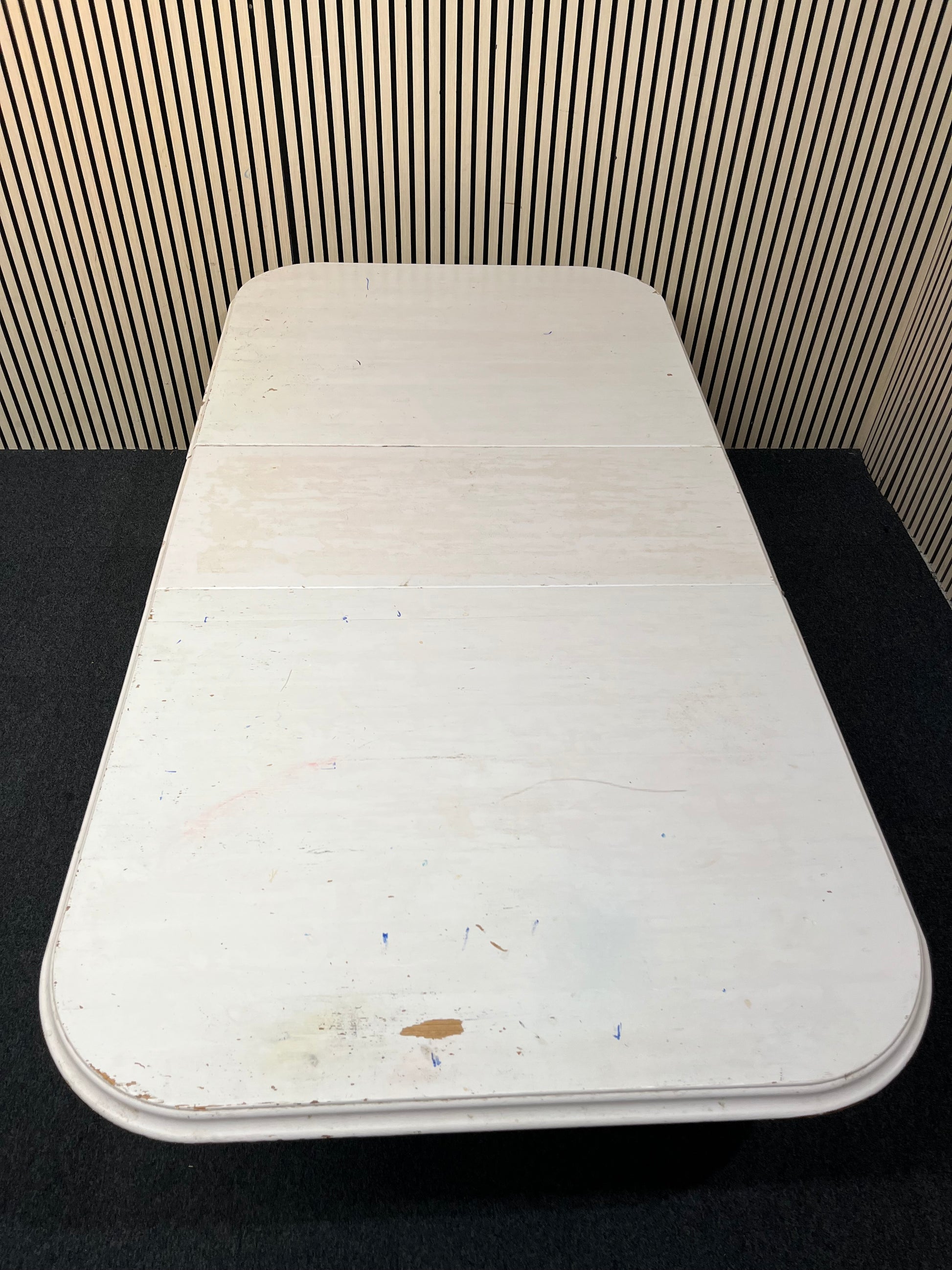 Natural pine farmhouse kitchen table, white painted top with extension (L 162 - 202 x W 103 cm) 1126