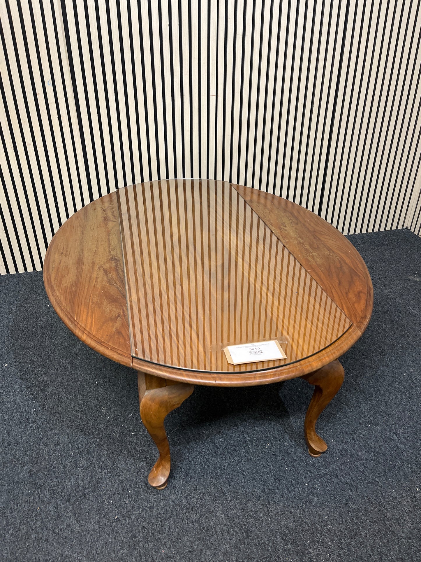 Solid oval low dark wood stained ornate coffee table (H 45 x W 135 x D 96 cm) 2425