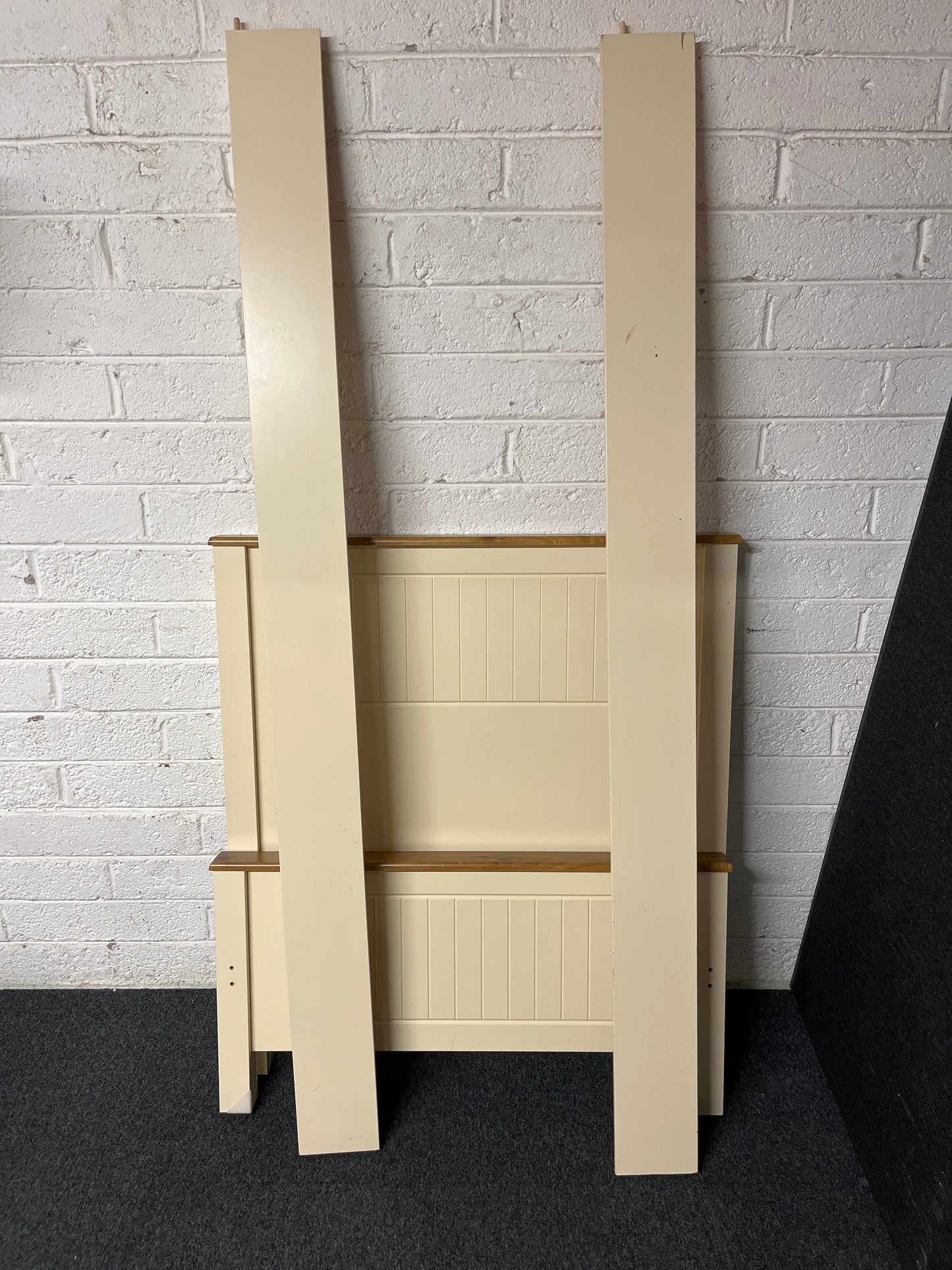 3ft high back cream and oak laminate bed frame  1225
