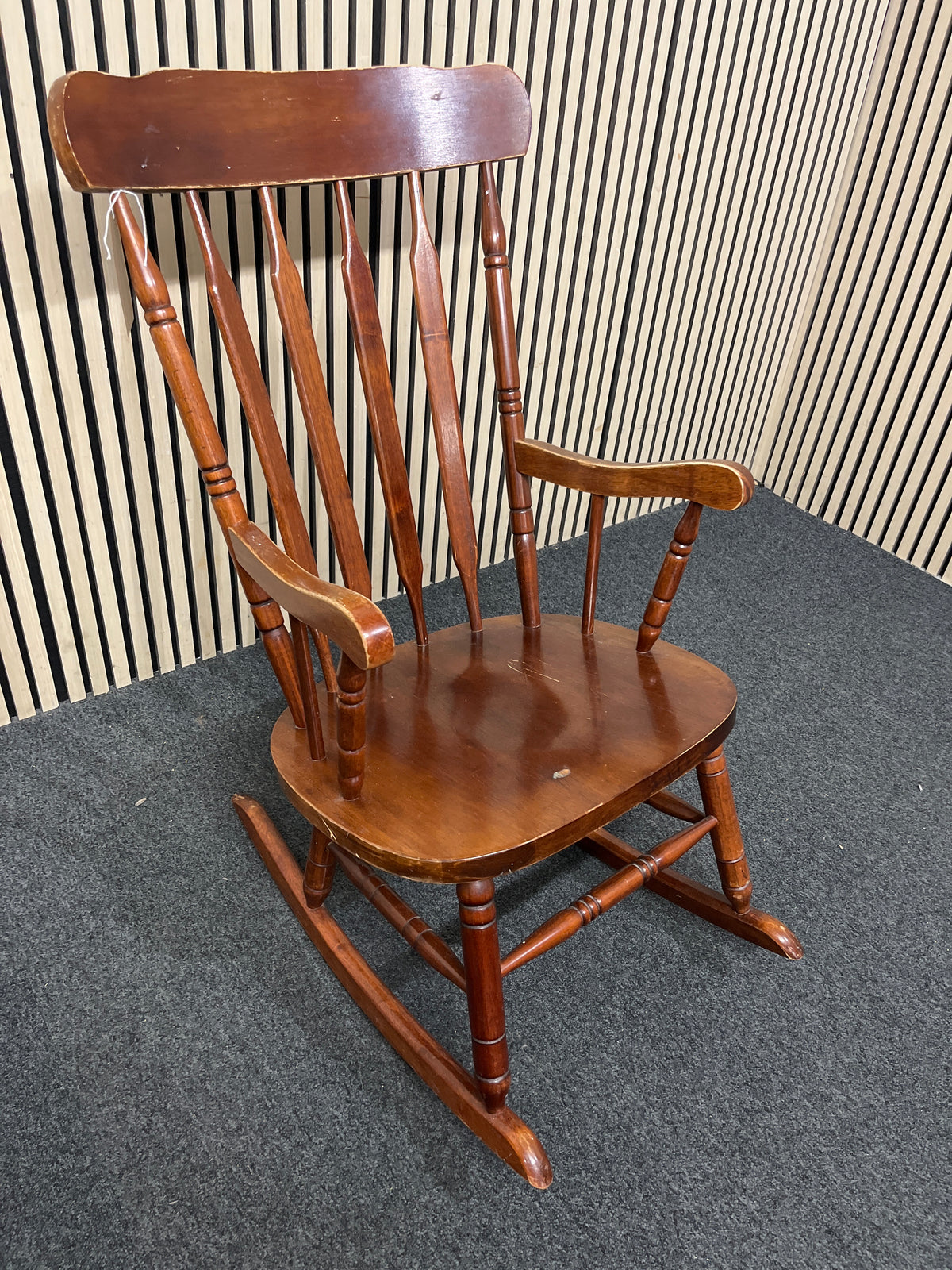 Stained solid wood rocking chair   44318