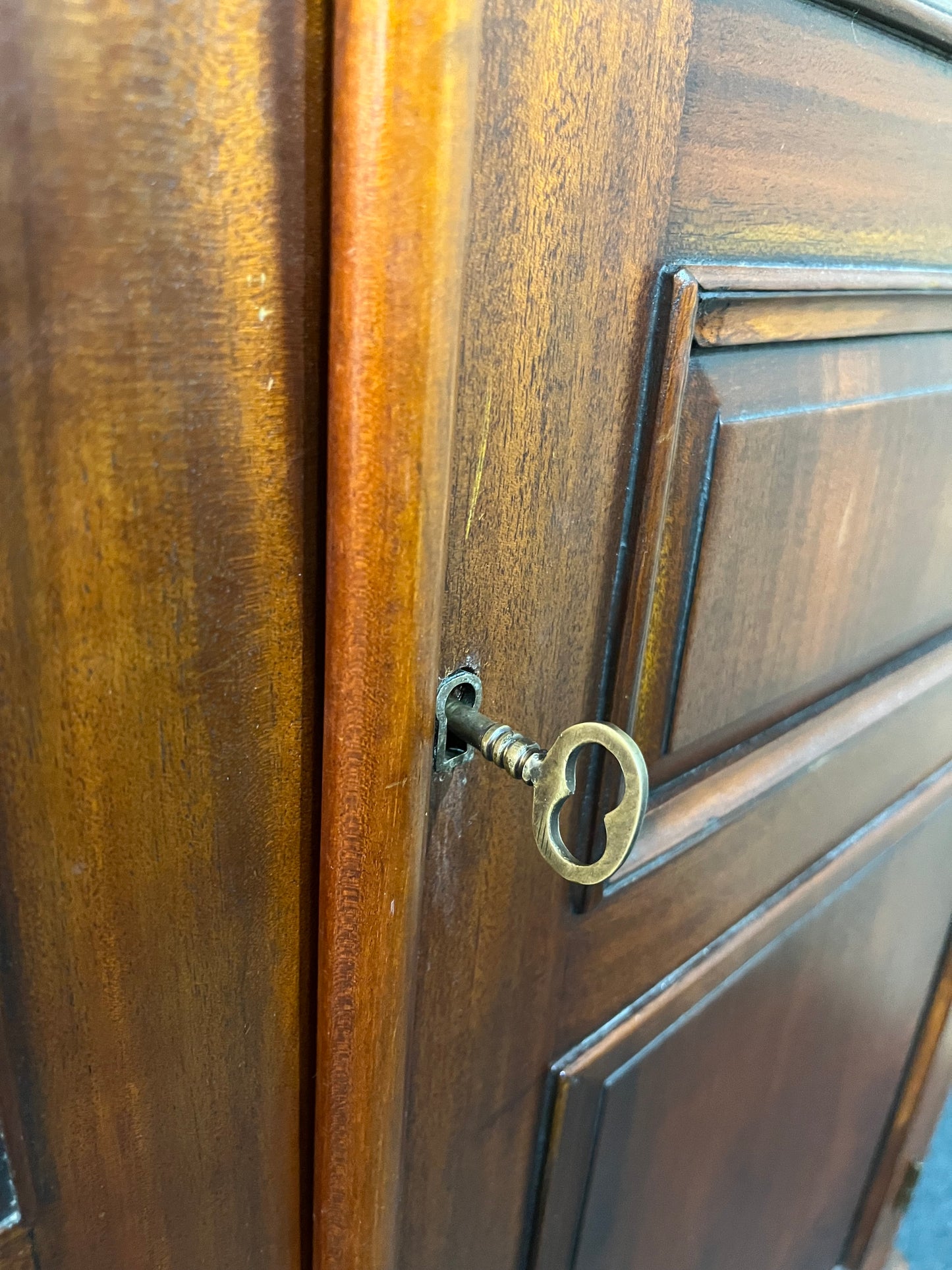 Tall solid mahogany dark wood stained 2 door 1 drawer wardrobe (H 203 x W 120 x D 54 cm) 3126