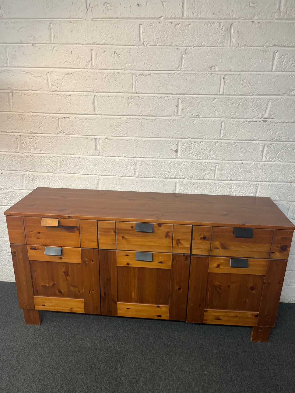 Long solid pine 3 door 3 drawer sideboard with black handles (H 74 x W 140 x D 40 cm) 1325