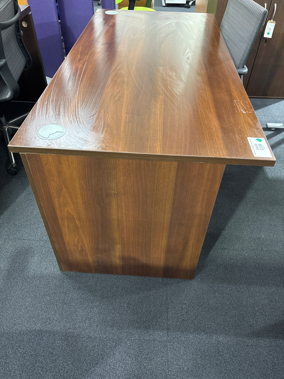 1600x800 walnut panel straight executive desk with panel legs
