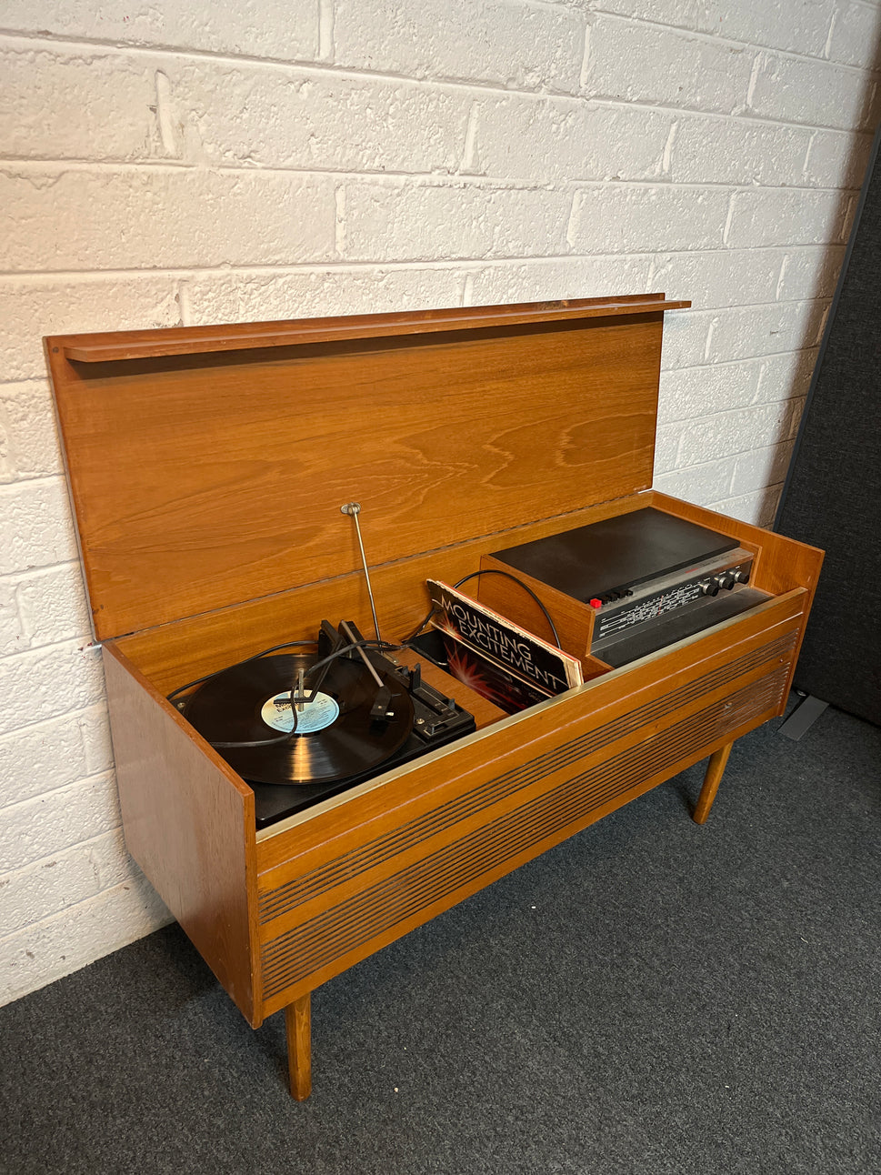 Bush teak stained retro stereo unit 2225