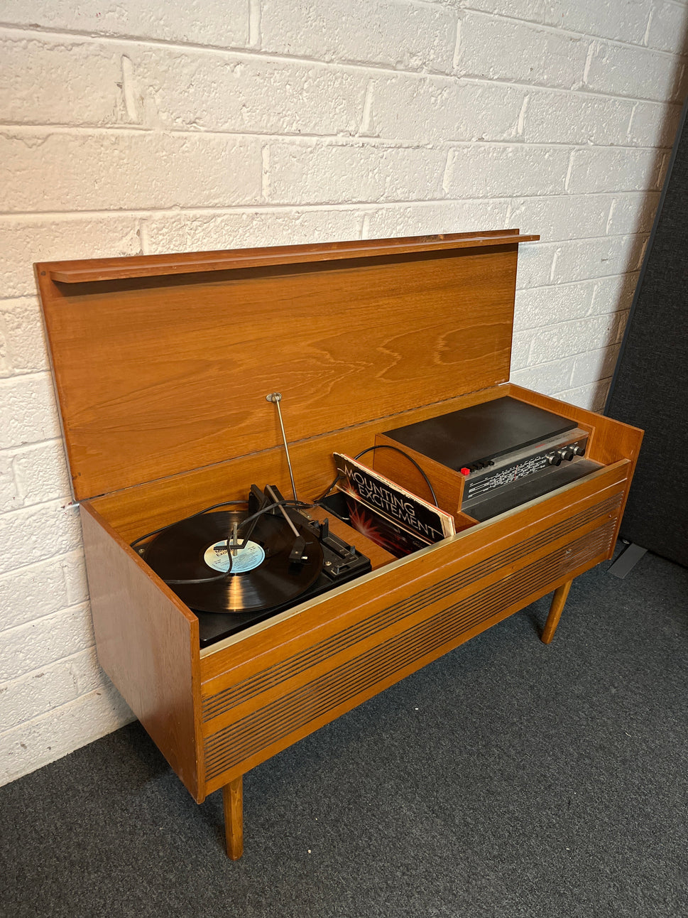 Bush teak stained retro stereo unit 2225