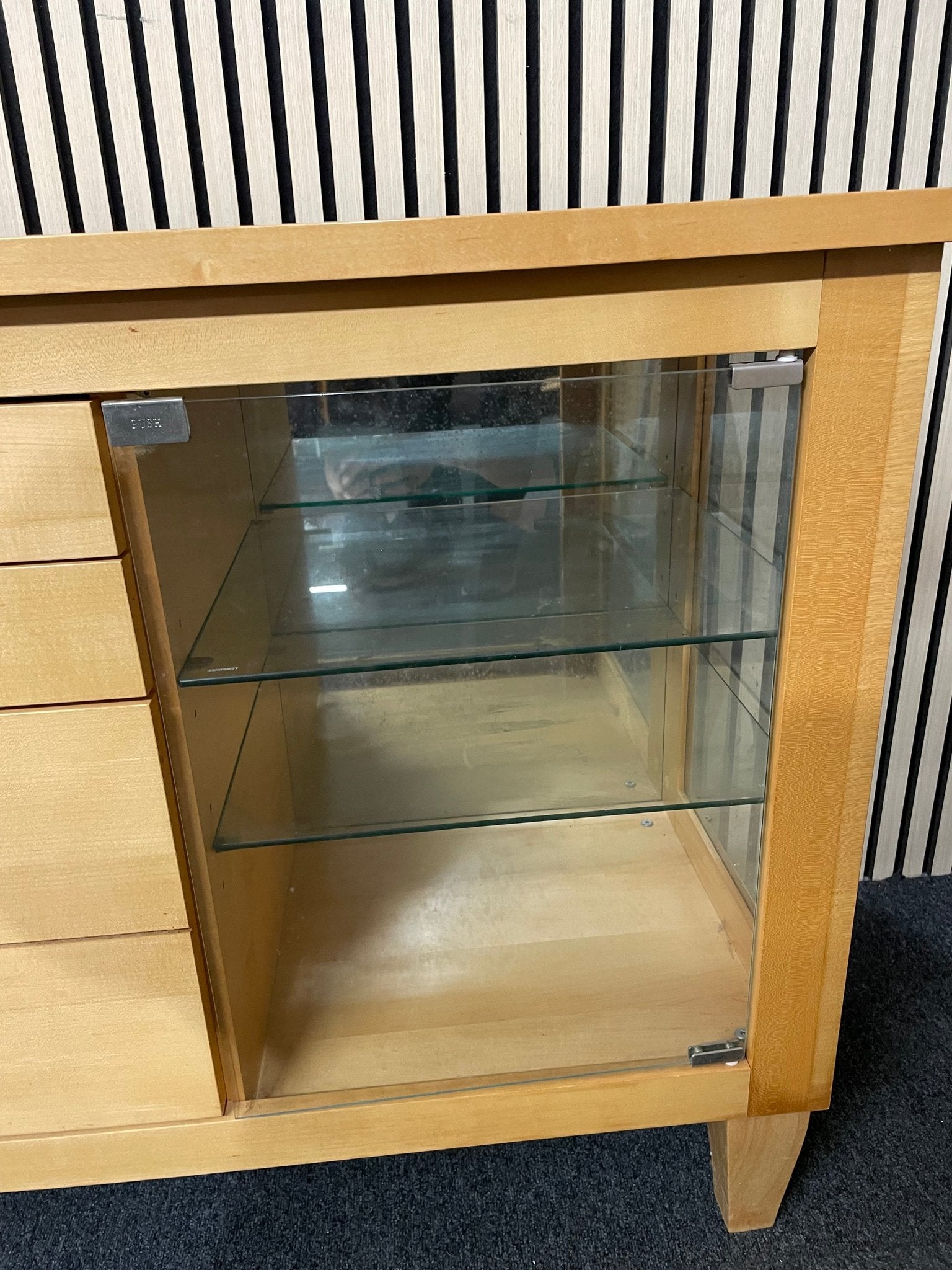 Light beech veneer 2 glass door 4 drawer sideboard( L x 135 W x 45 H x 82 cm)  3325
