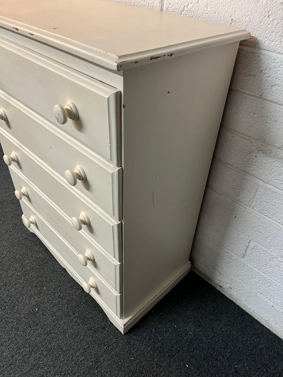 Tall solid pine white painted 5 drawer chest (H 96 x W 79 x D 42 cm) 2225
