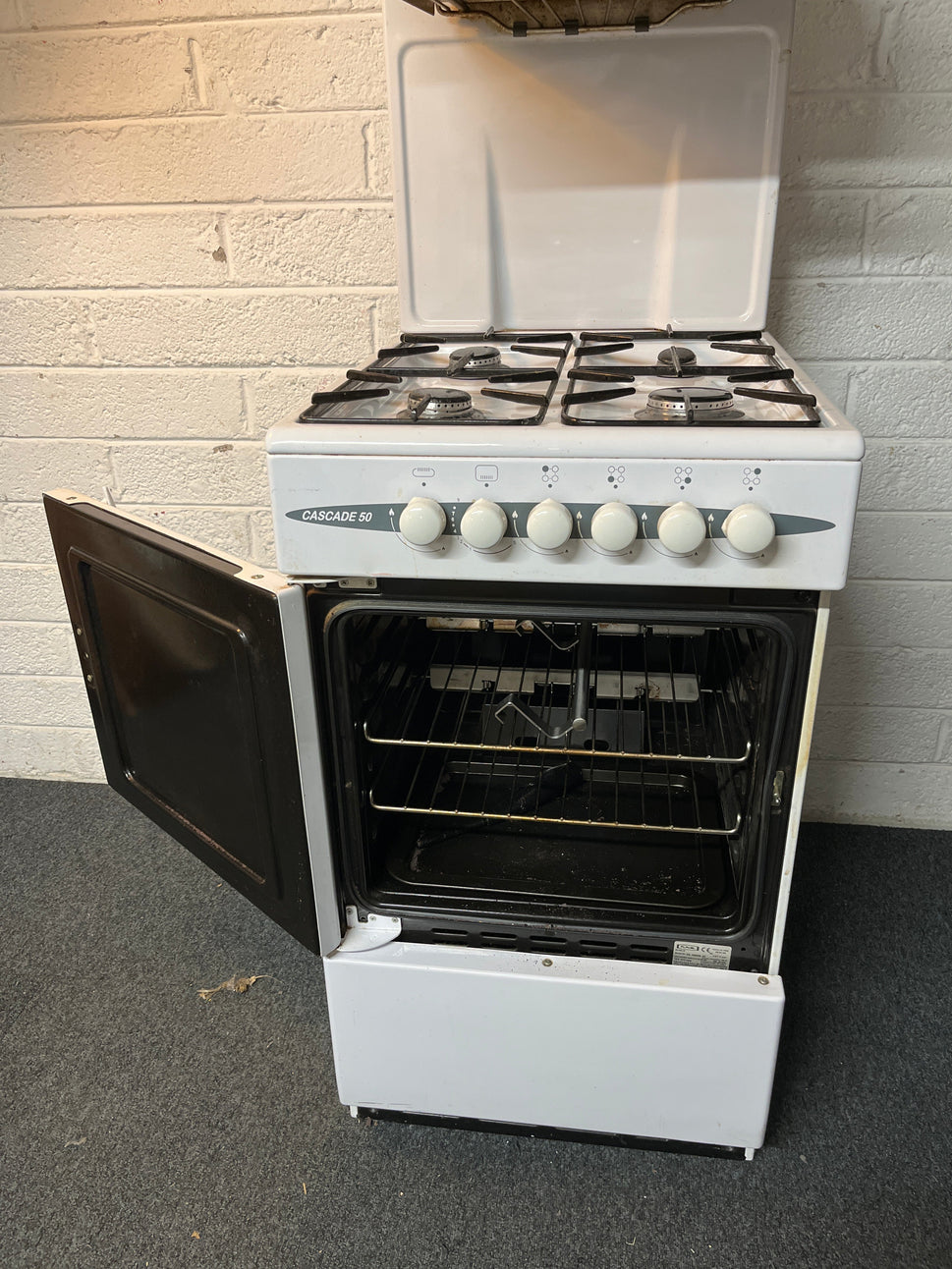Cascade bottle gas upright cooker and oven 2225