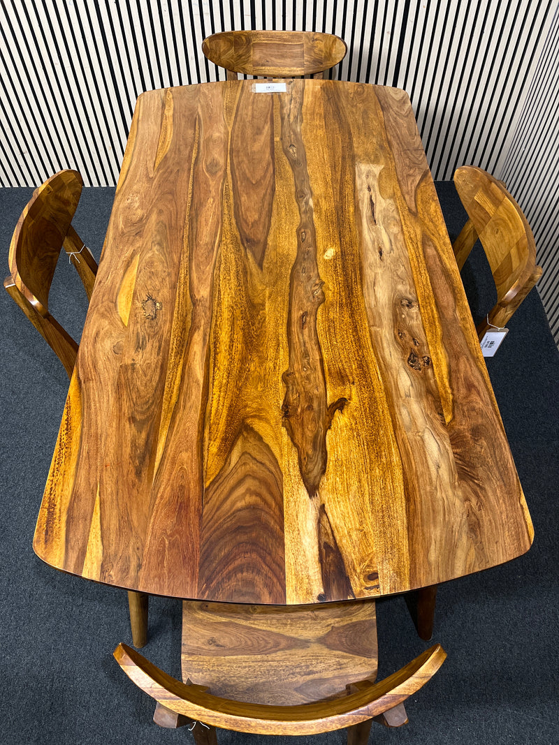 Solid dark pine dining table with four matching curved back chairs (L 175 x W 90 cm)  44764