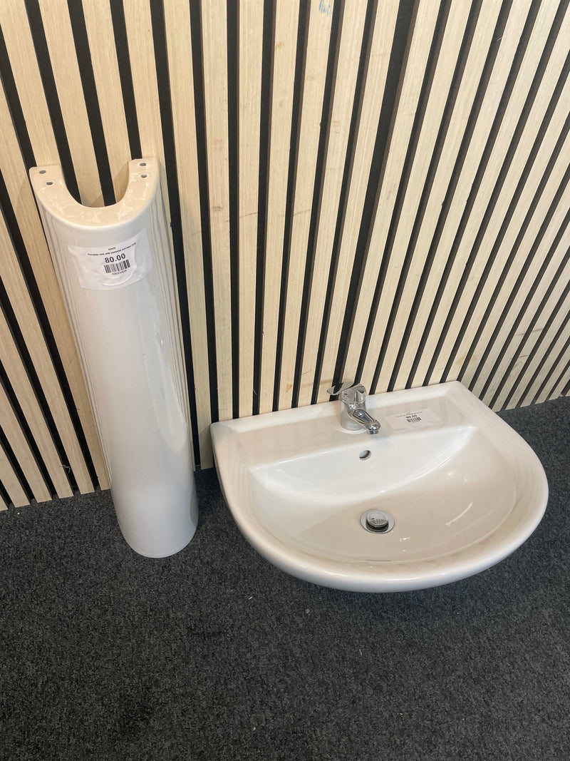 Porcelain sink with pedestal and taps 3126