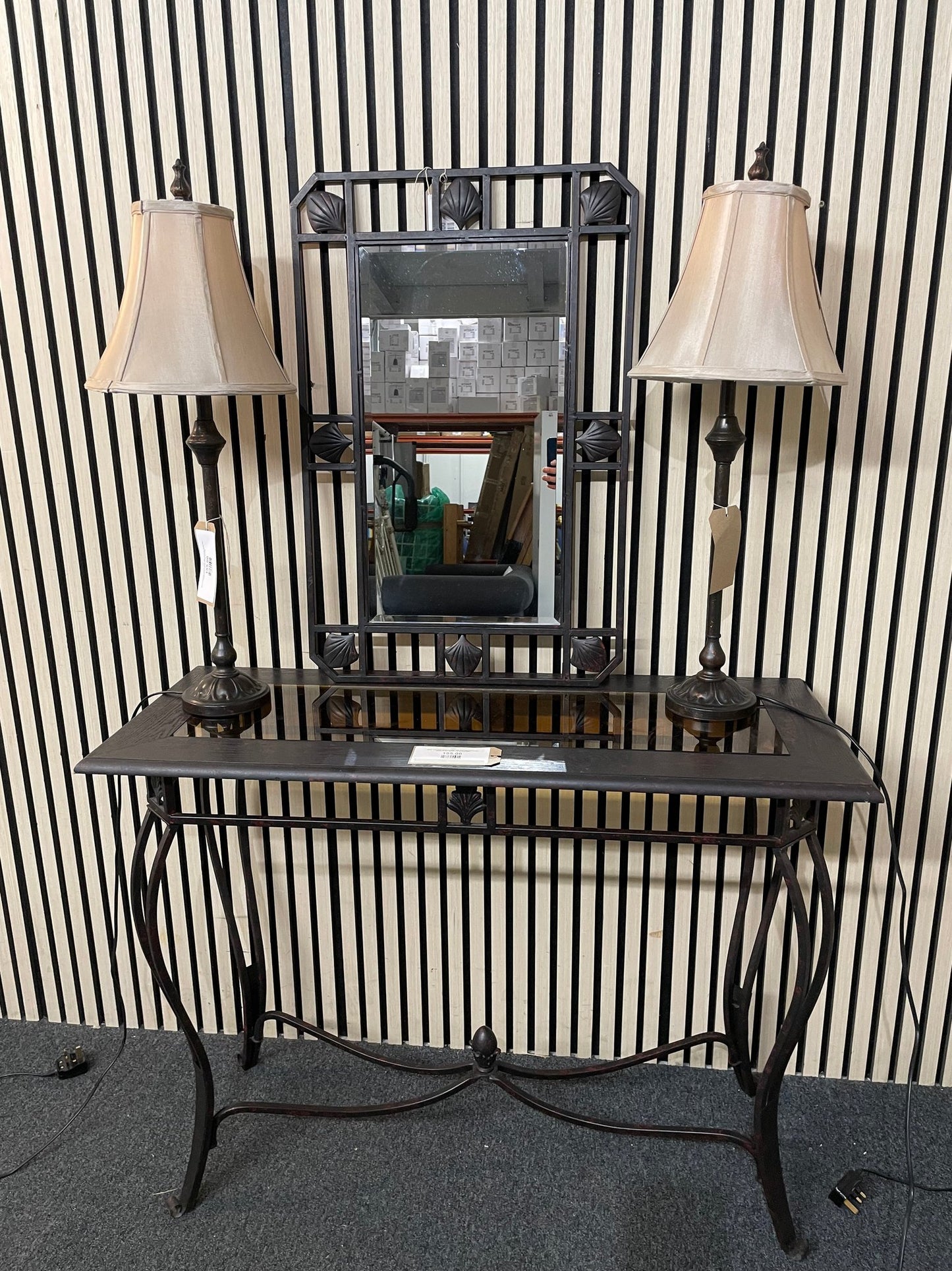 Black and glass console table (H 76 x W 102 x D 42 cm) 3126