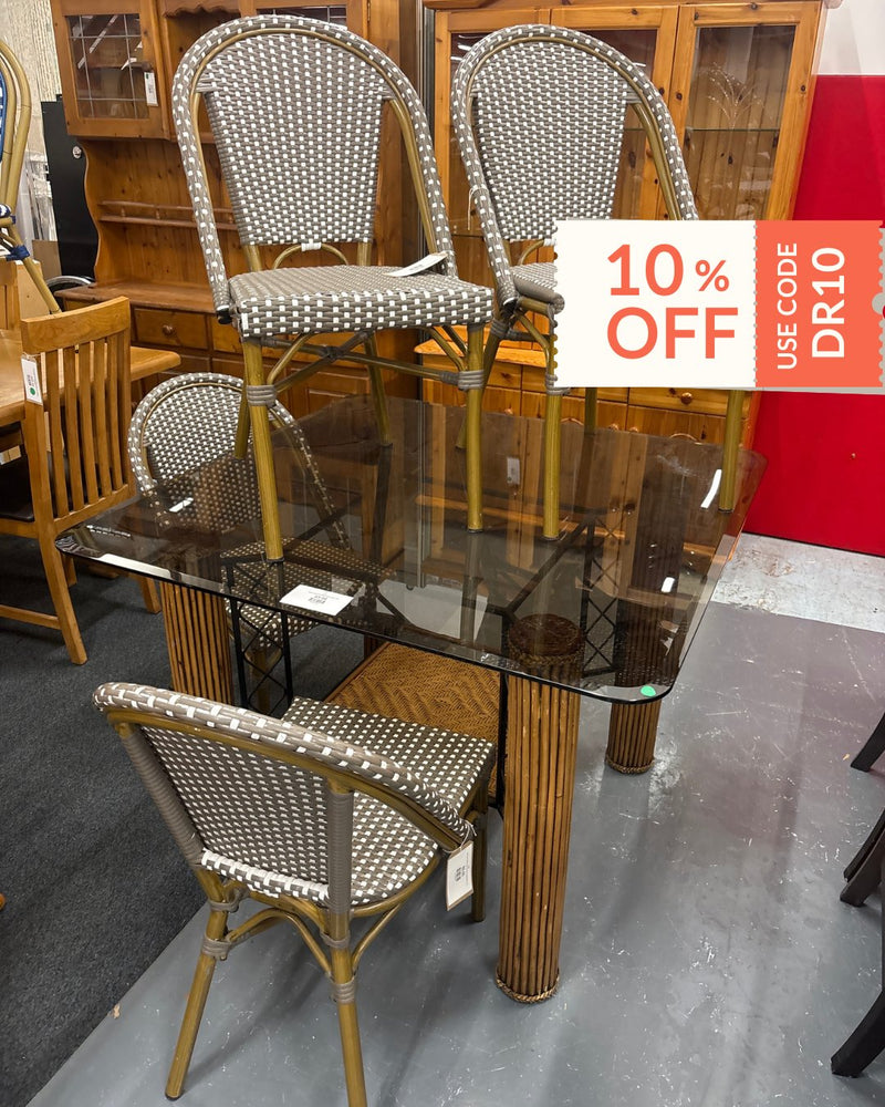 Square small tinted glass dining table  3126 - image 1